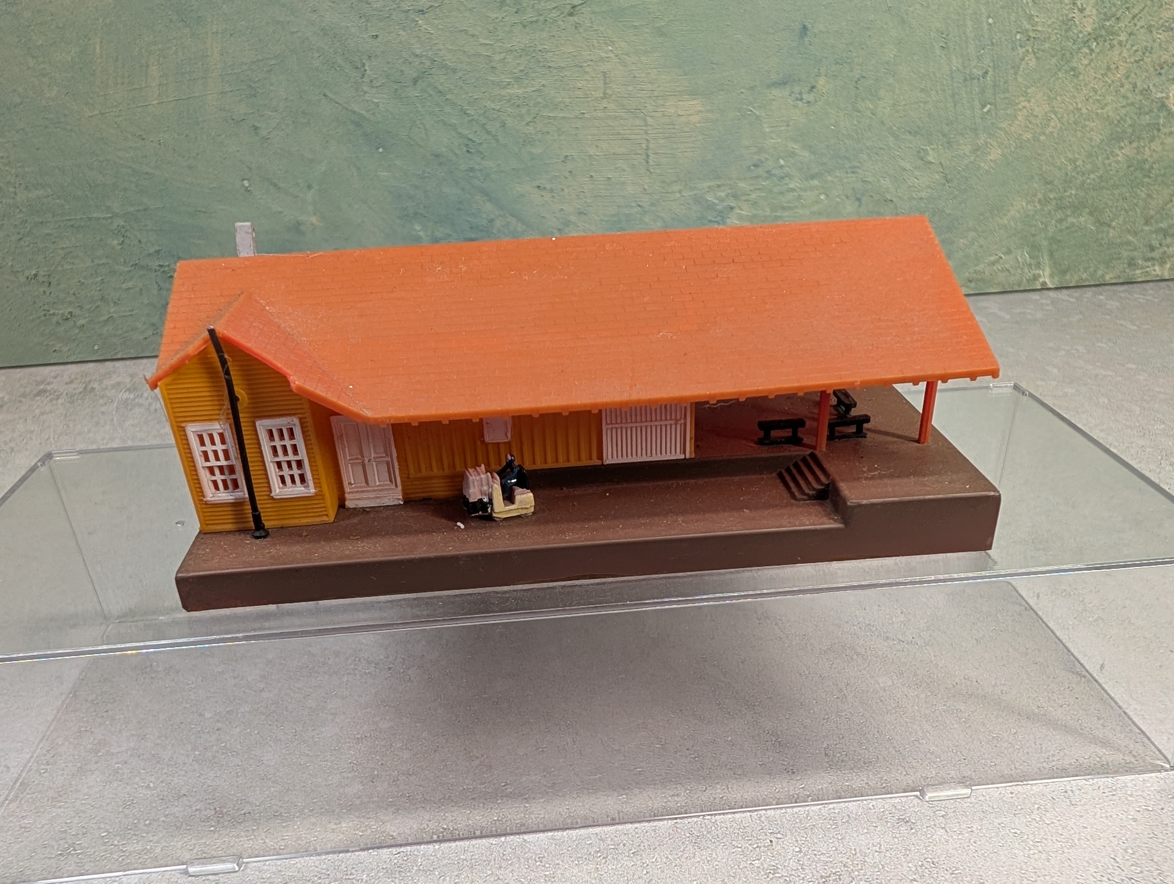 USED Bachmann 7407 N Scale Grovemont Freight Station