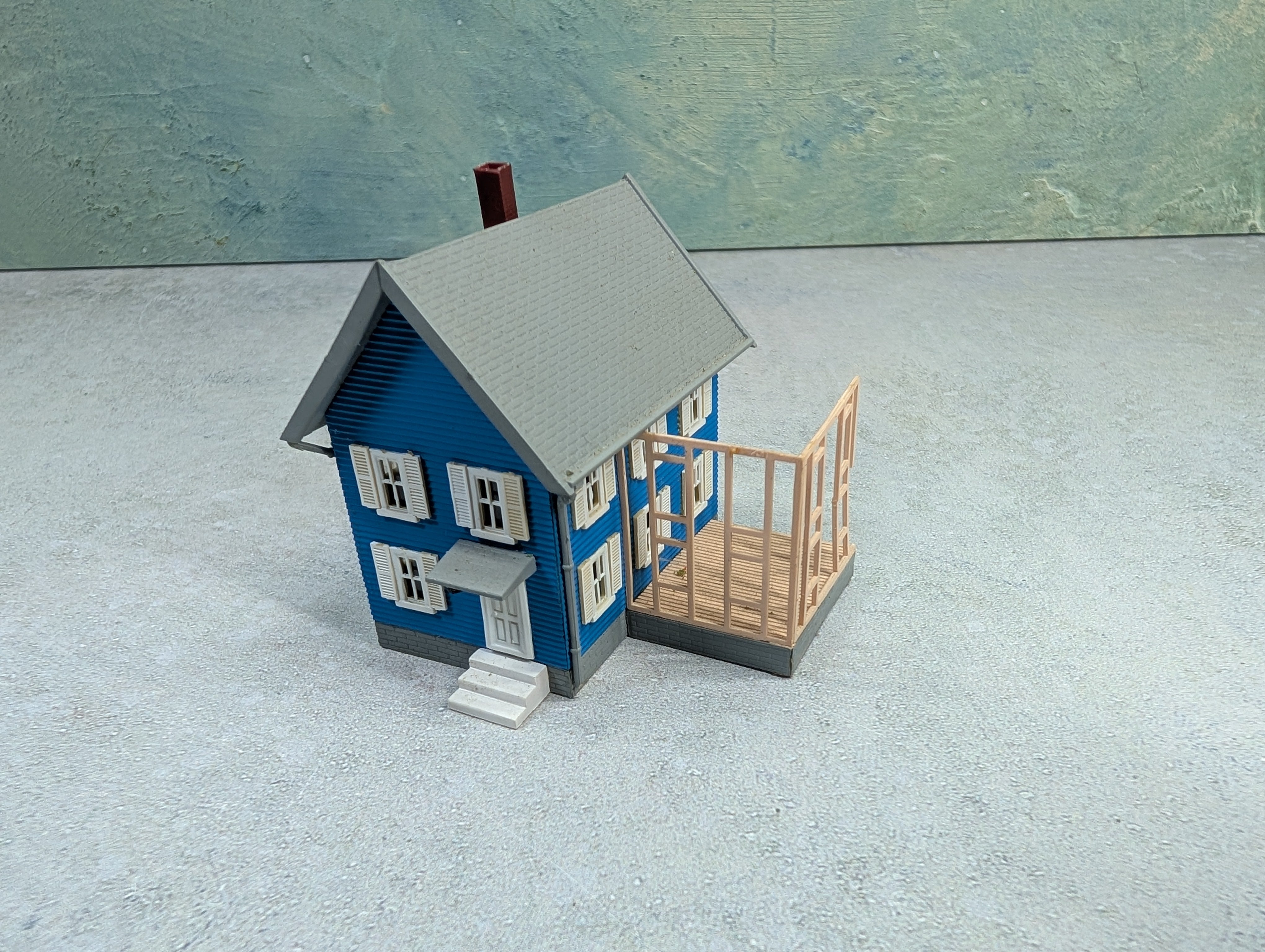 USED N Scale Blue Home with a Under Construction Addition