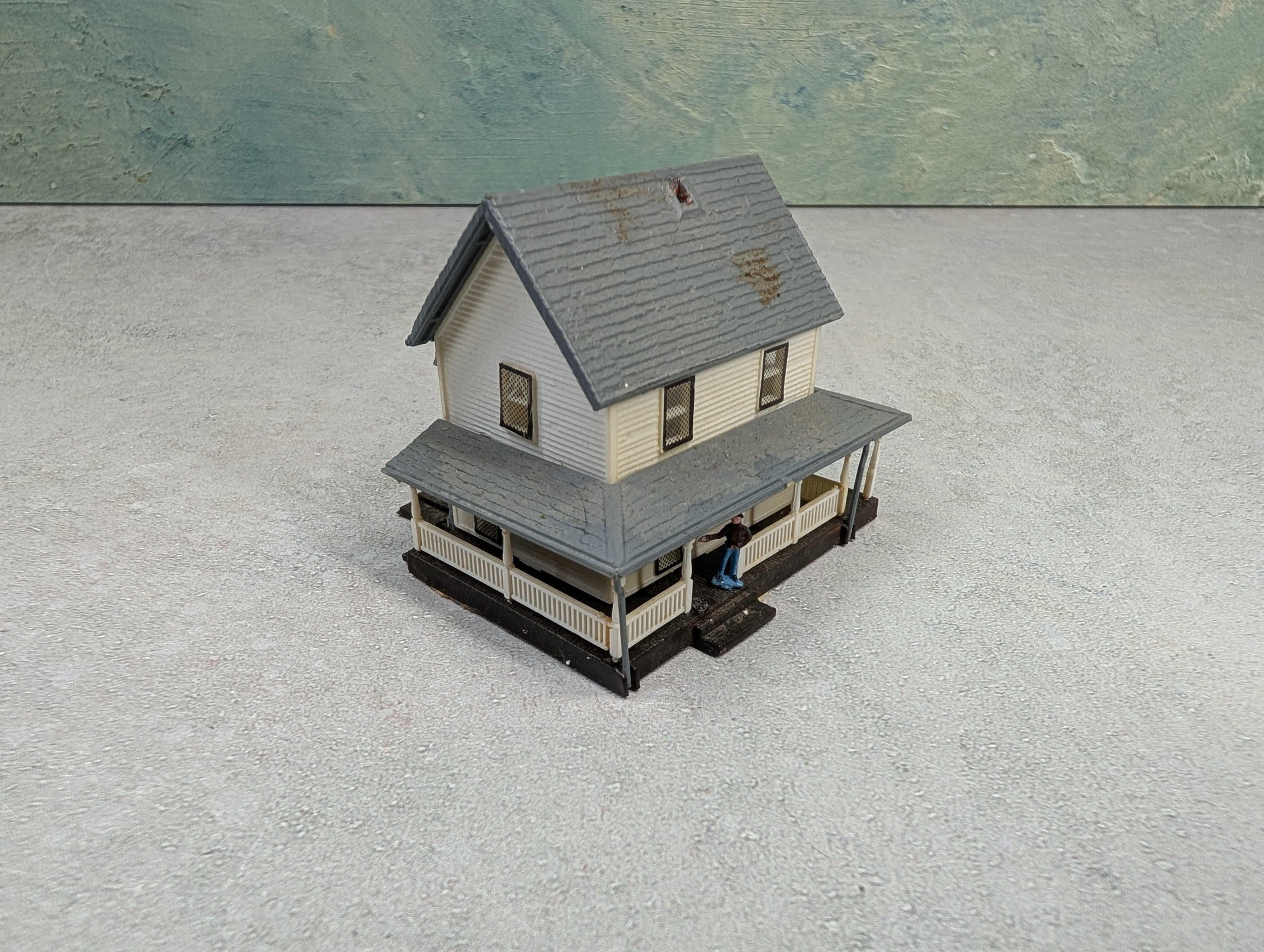 USED Bachmann N Scale 2 Story House