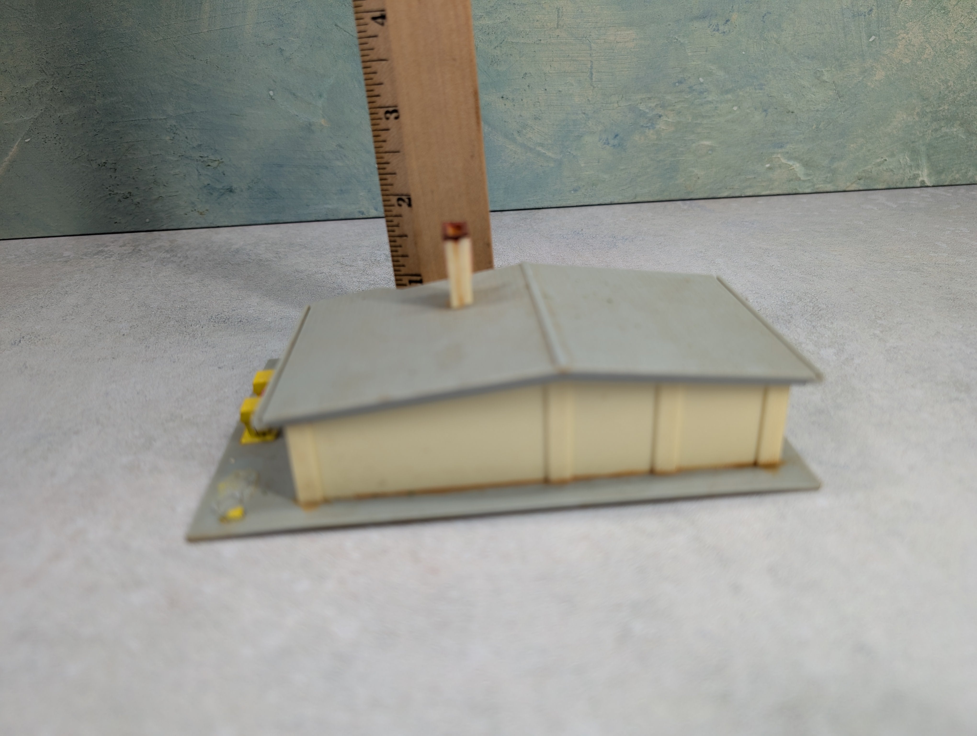 USED Bachmann 7404 N Scale Shell Service Station