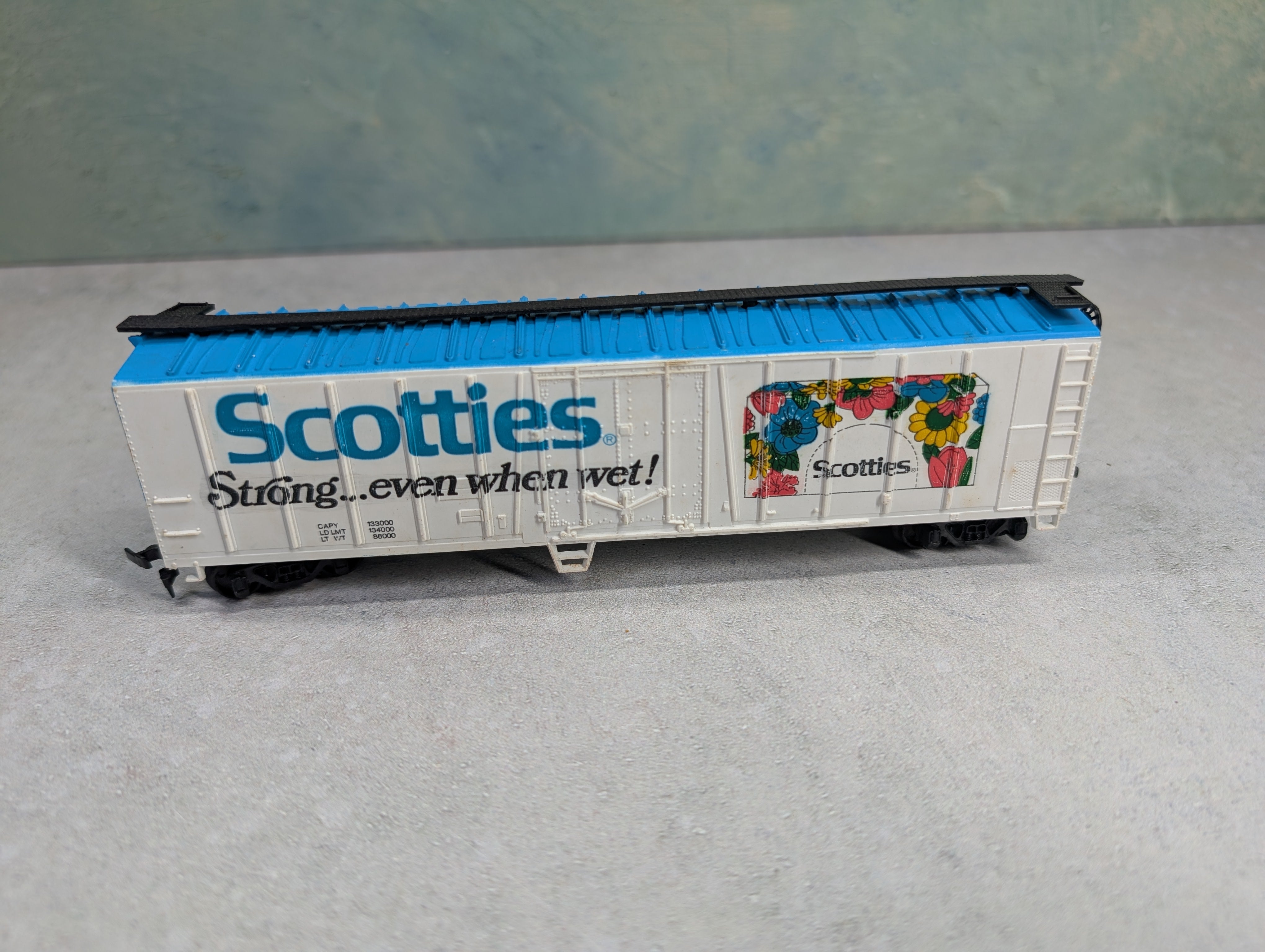 USED AHM HO Scale 50' Box Car Scotties