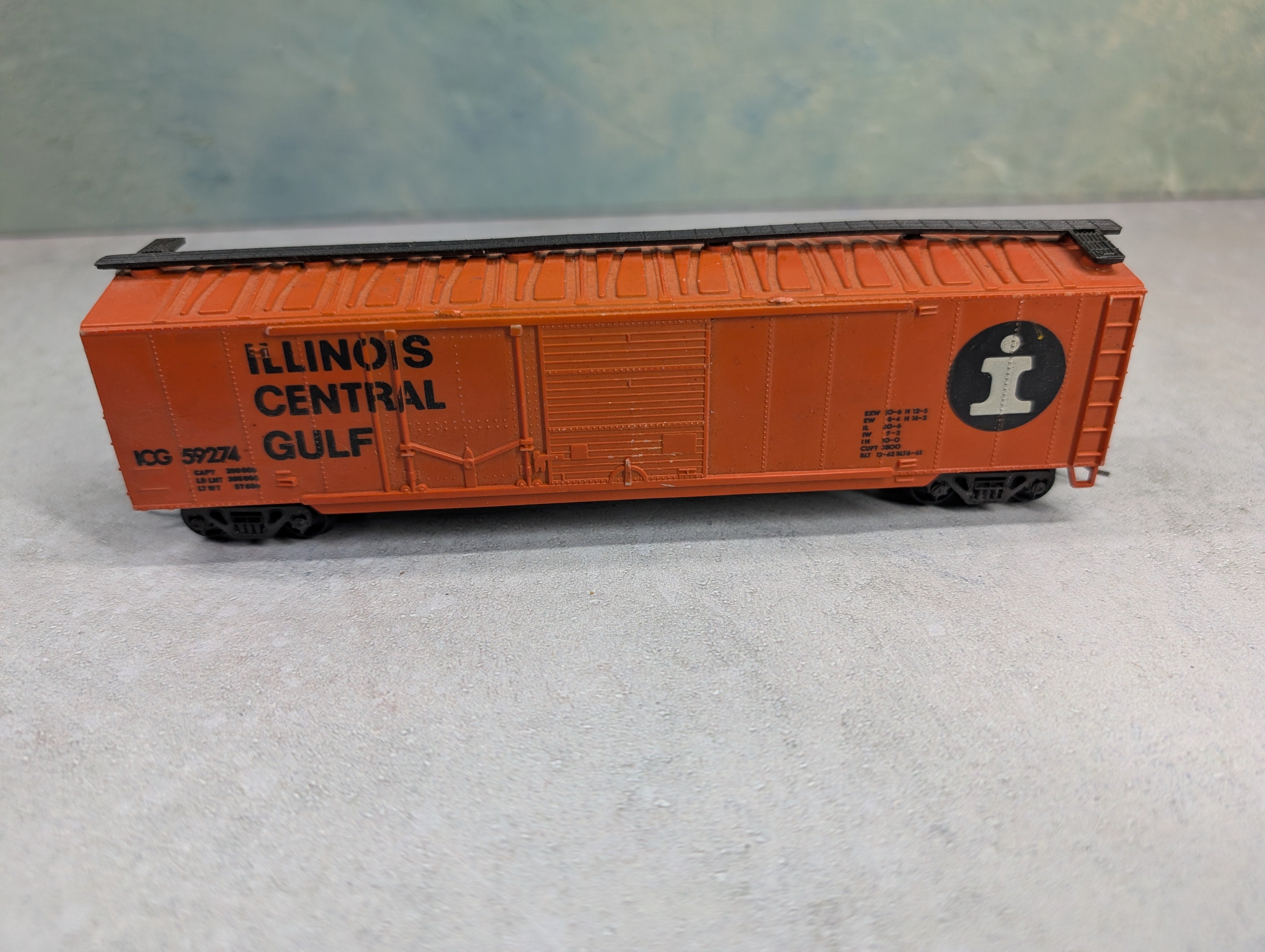 USED AHM HO Scale 50' Box Car Illinois Central Gulf ICG #59274