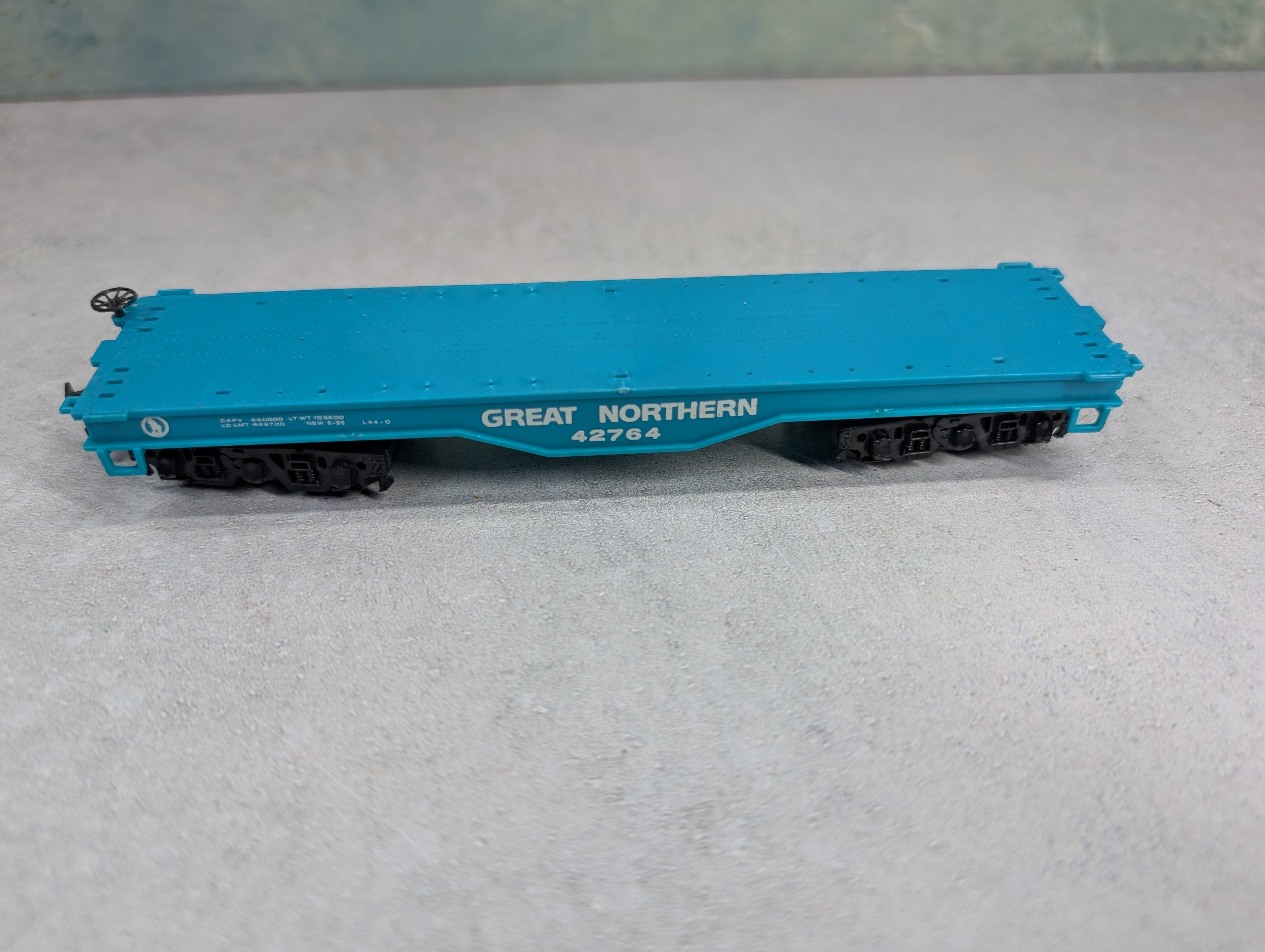 USED Bachmann HO Scale Heavy Duty Flat Car Great Northern #42764