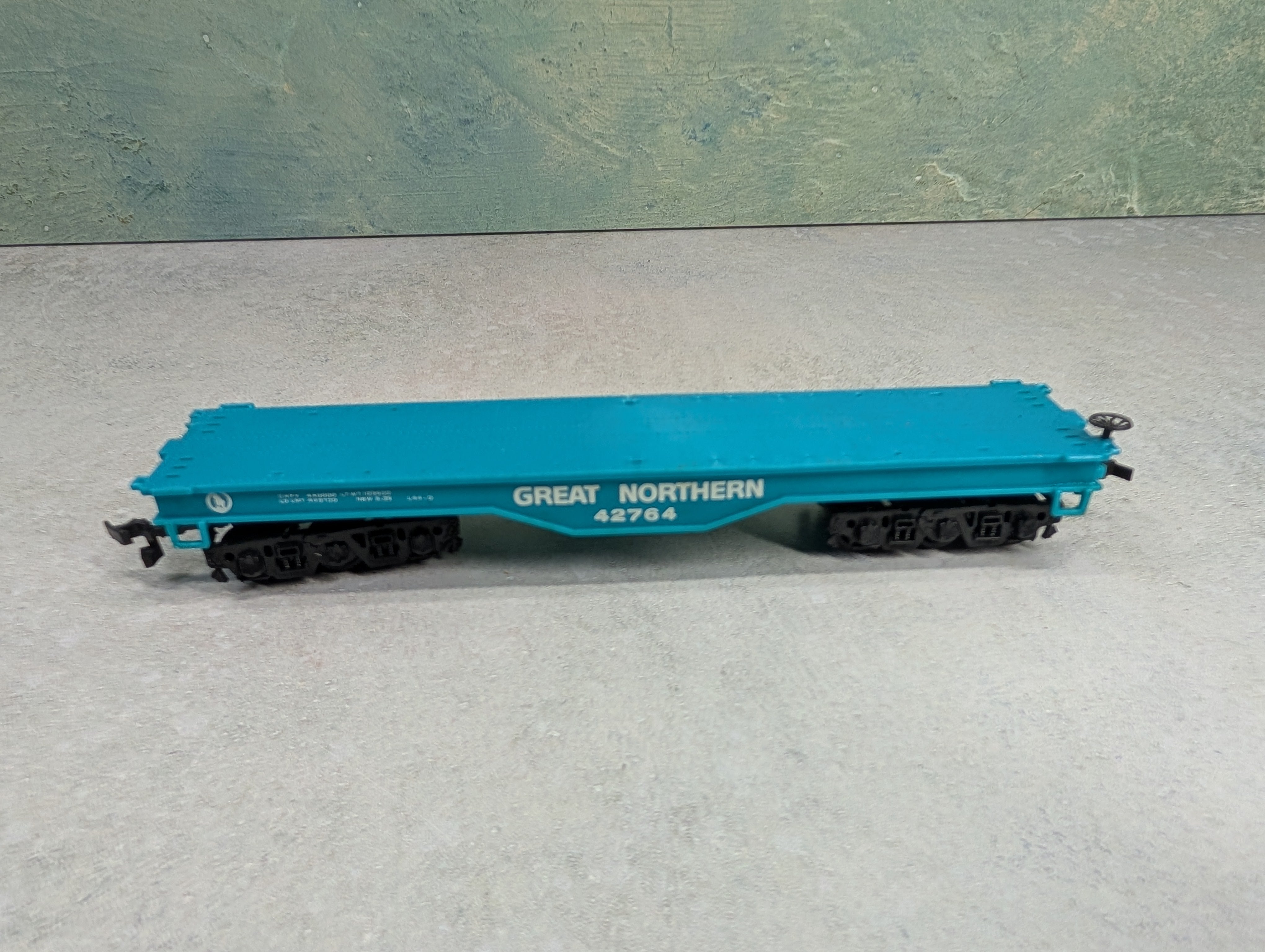 USED Bachmann HO Scale Heavy Duty Flat Car Great Northern #42764
