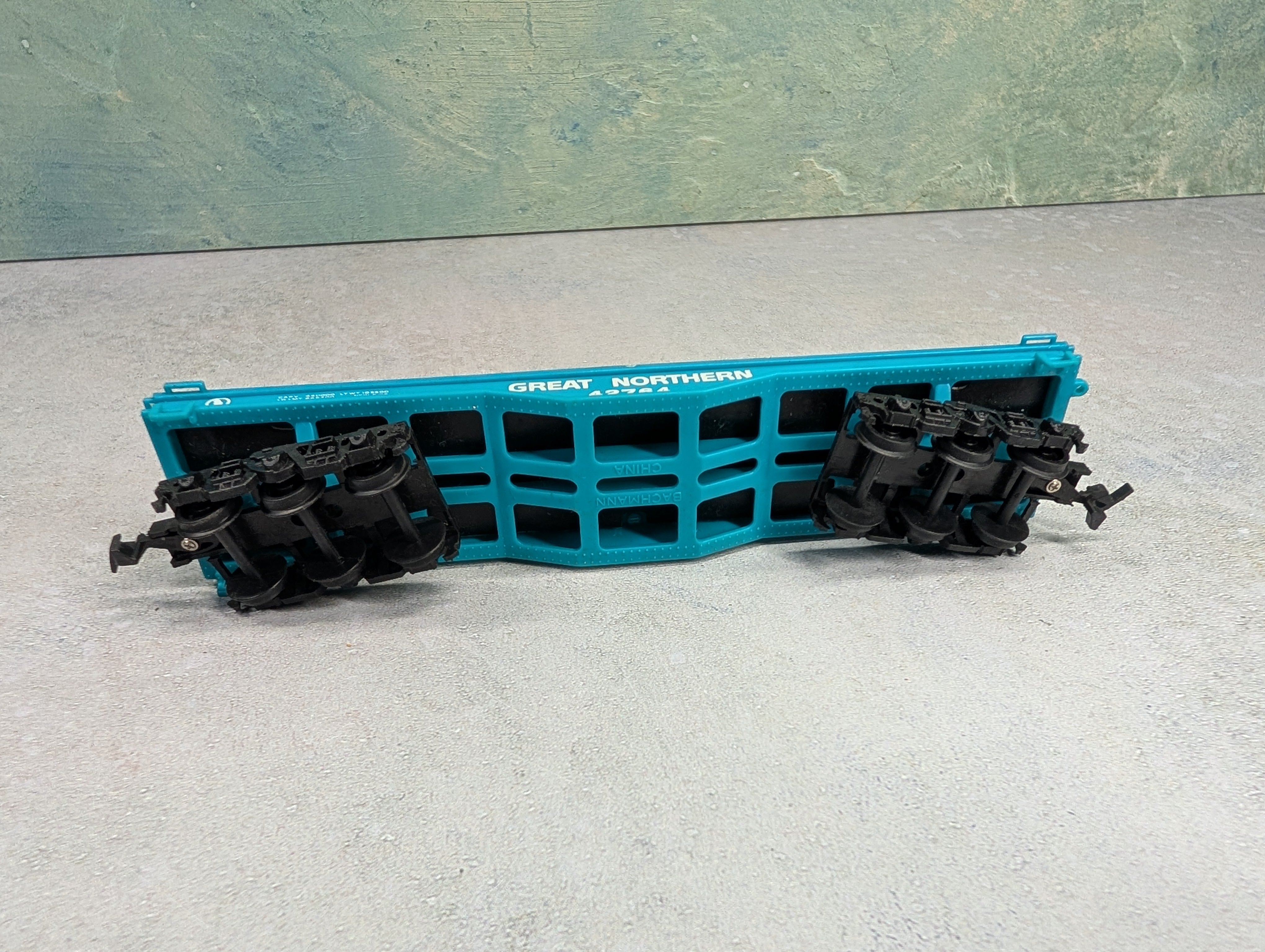 USED Bachmann HO Scale Heavy Duty Flat Car Great Northern #42764