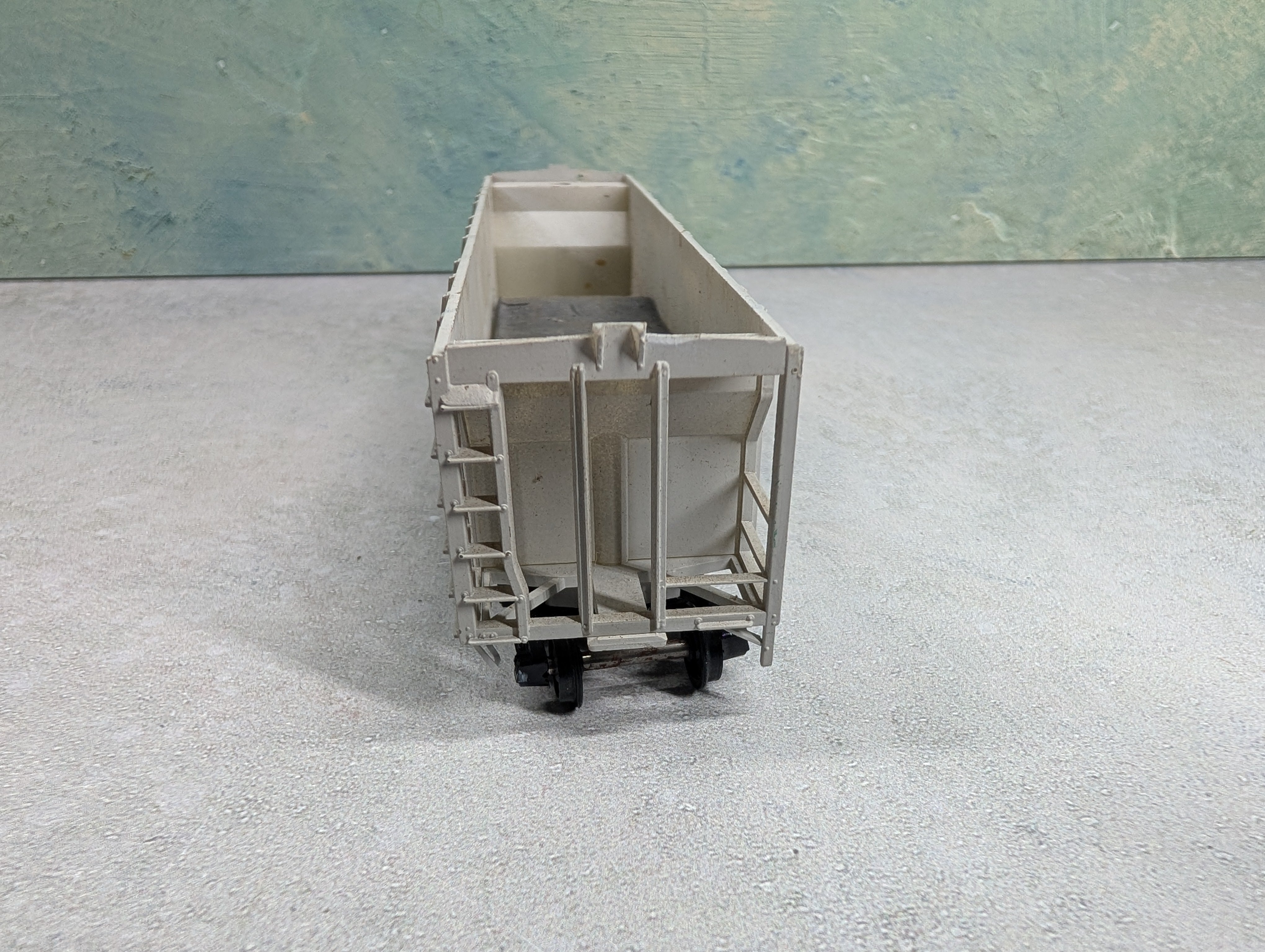 USED AHM HO Scale 3 Bay Hopper Great Western Malting Co NAHX #52640 Missing Parts