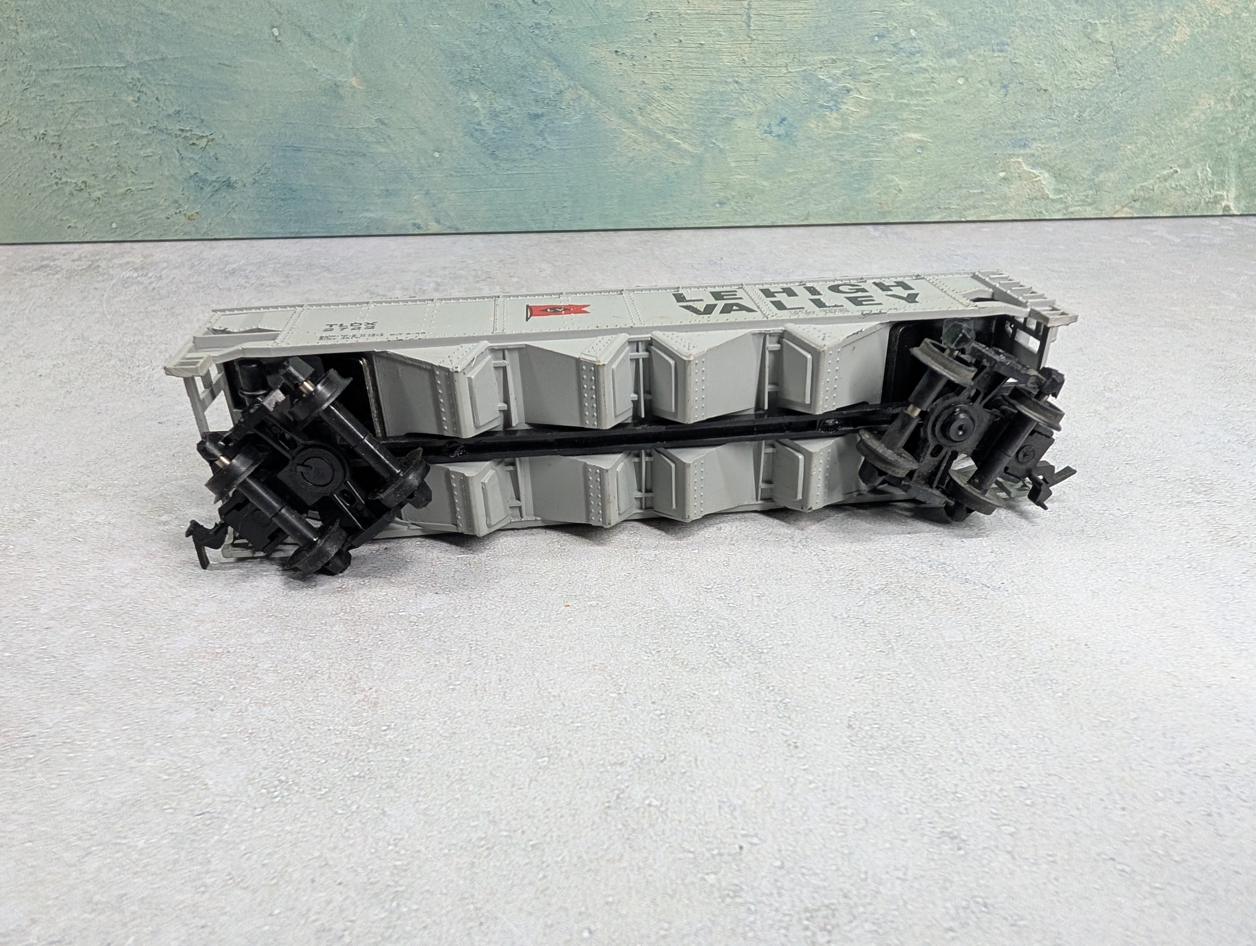 USED AHM HO Scale Quad Hopper Lehigh Valley TLDX #2722 w/ Coal Load