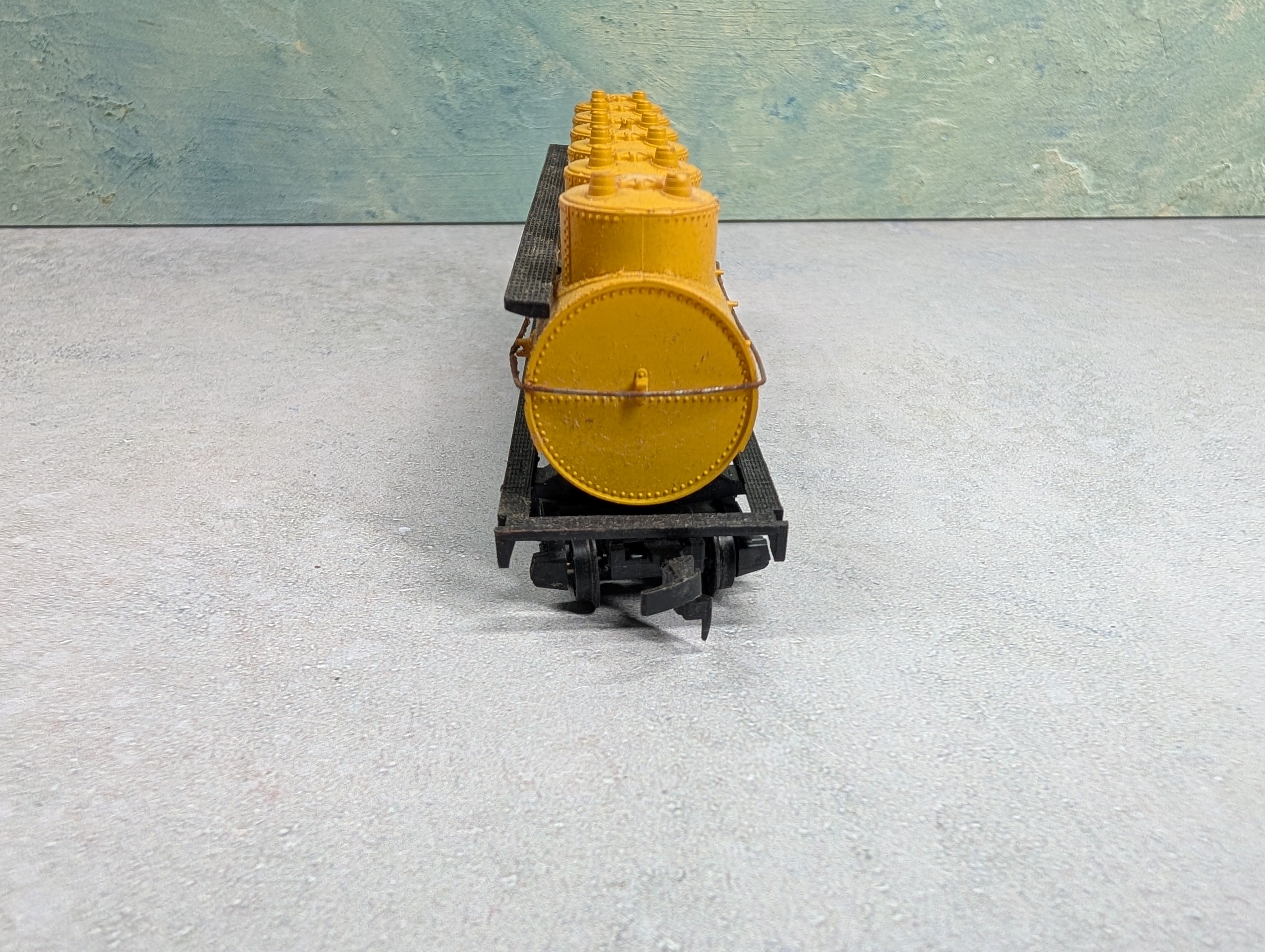 USED HO Scale 6 Dome Tank Car The Pure Oil Company POTX #2023