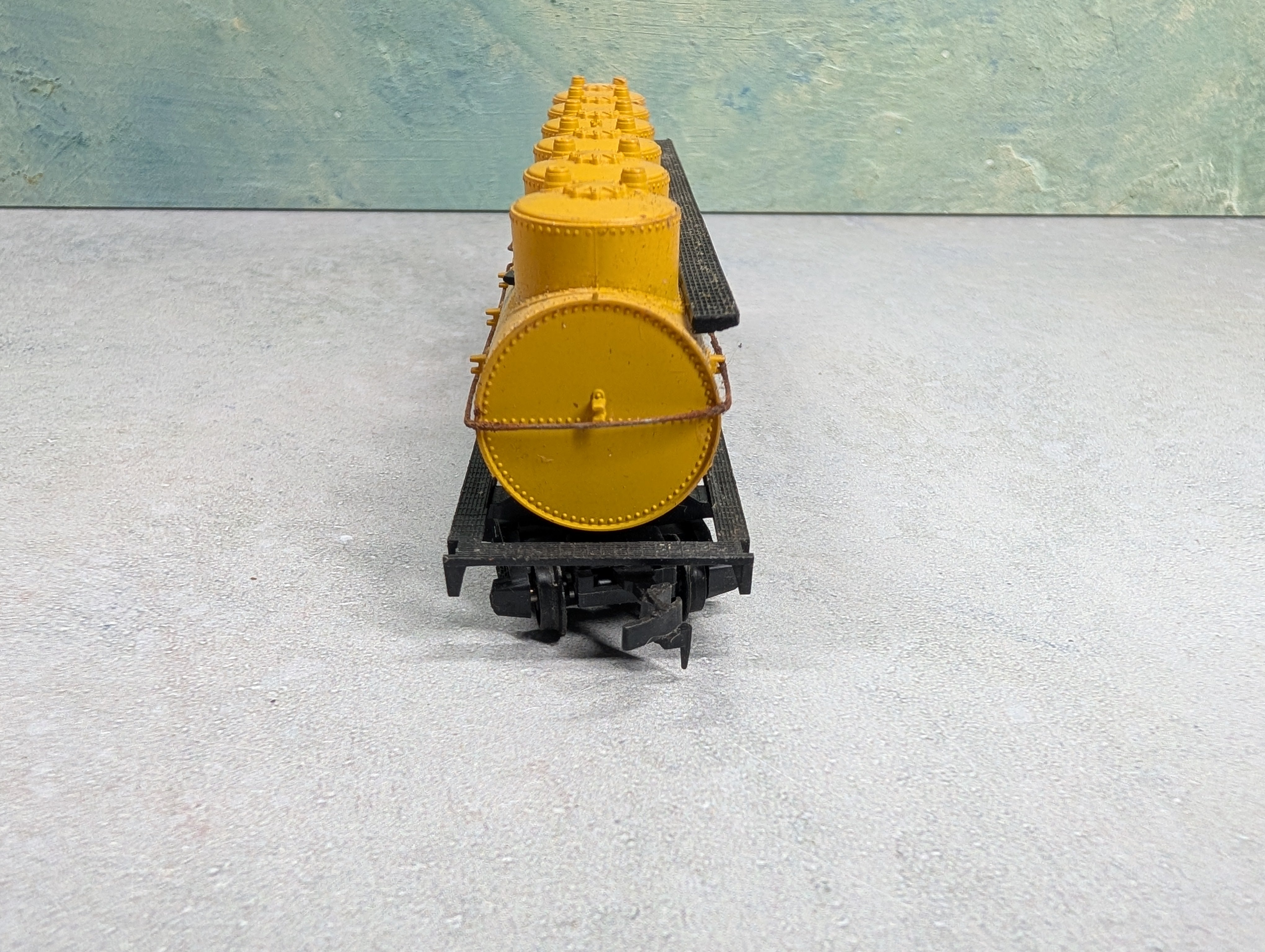 USED HO Scale 6 Dome Tank Car The Pure Oil Company POTX #2023
