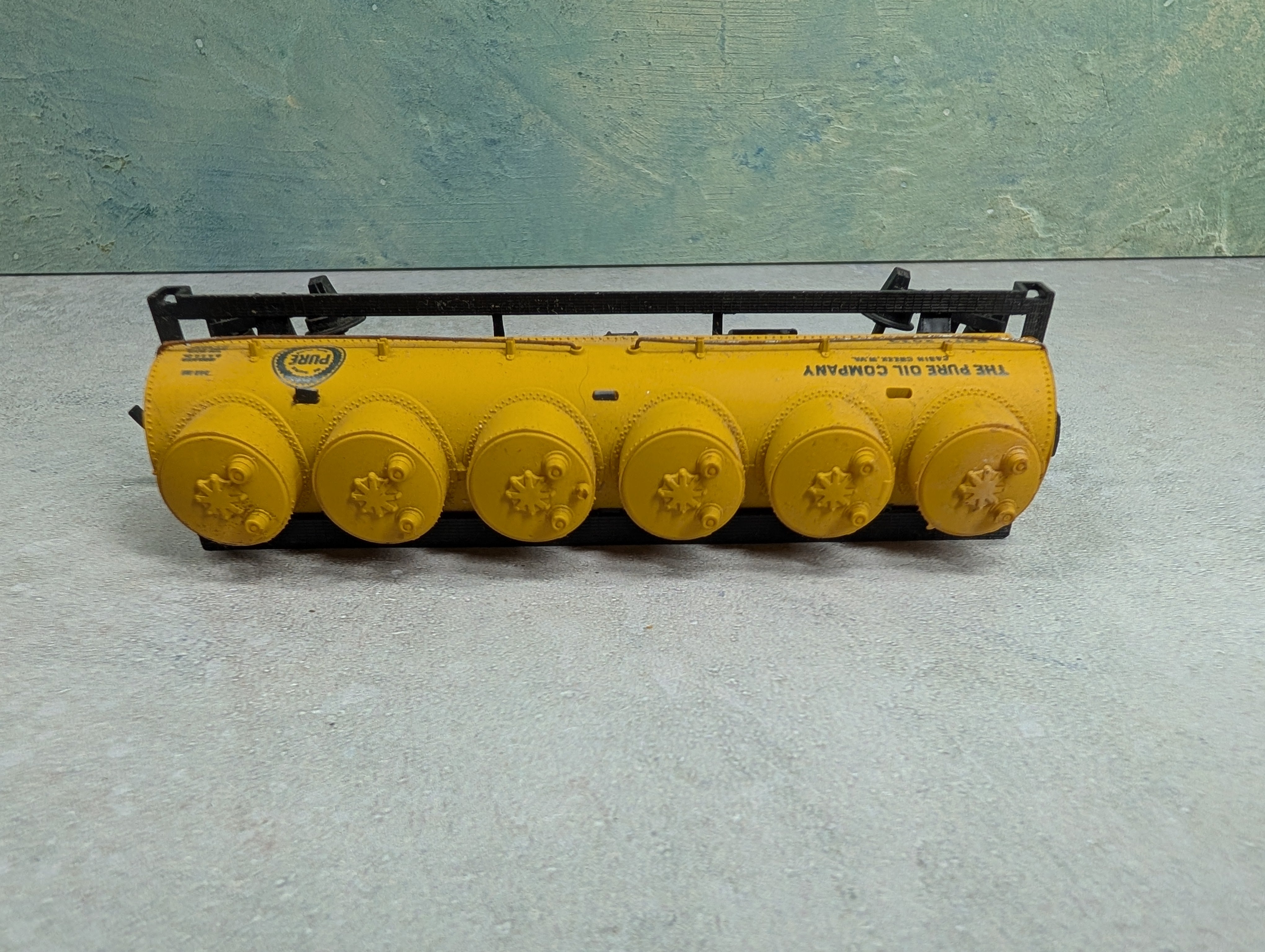 USED HO Scale 6 Dome Tank Car The Pure Oil Company POTX #2023