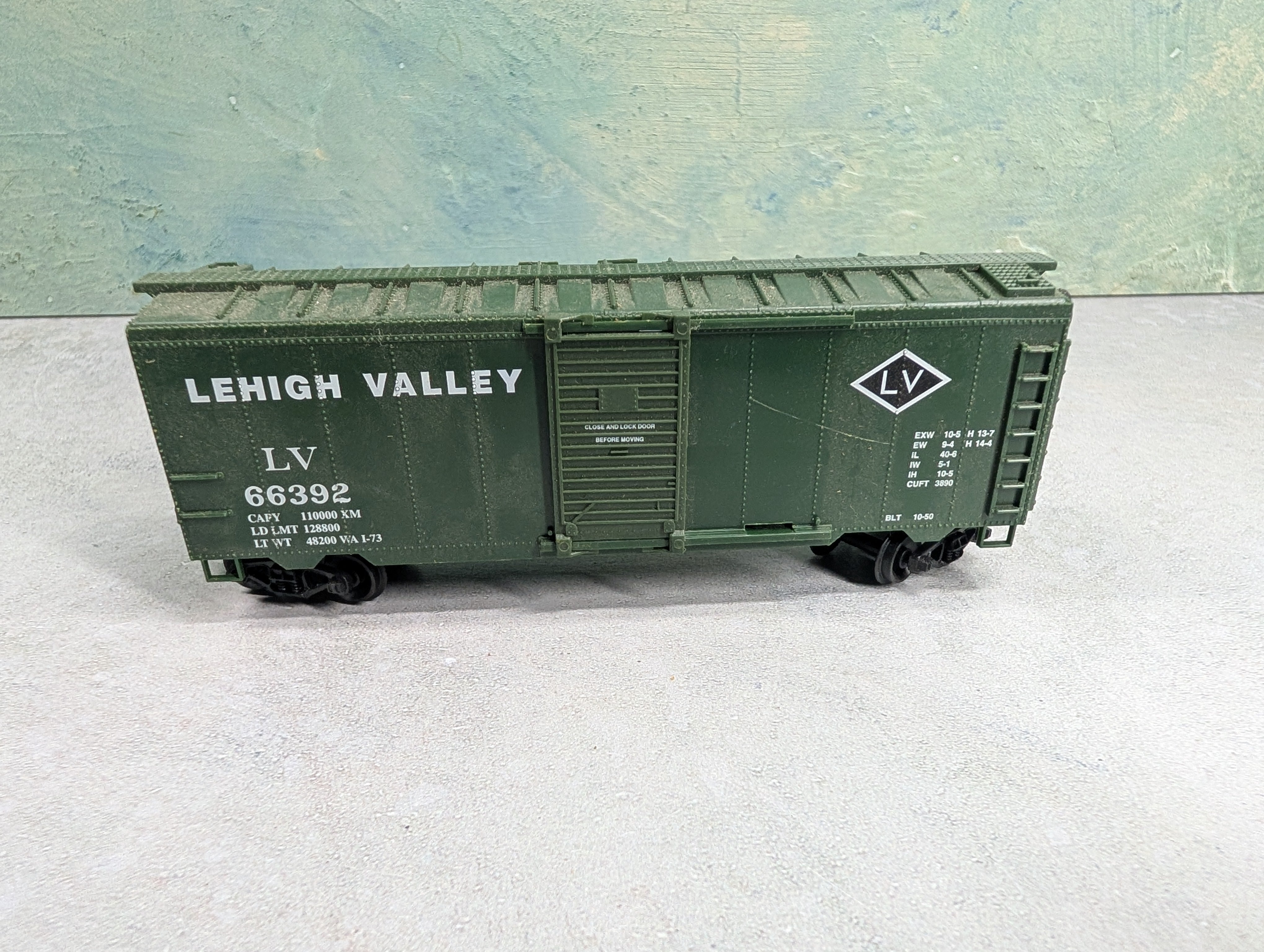 USED Life-Like HO Scale 40' Box Car Lehigh Valley LV #66392