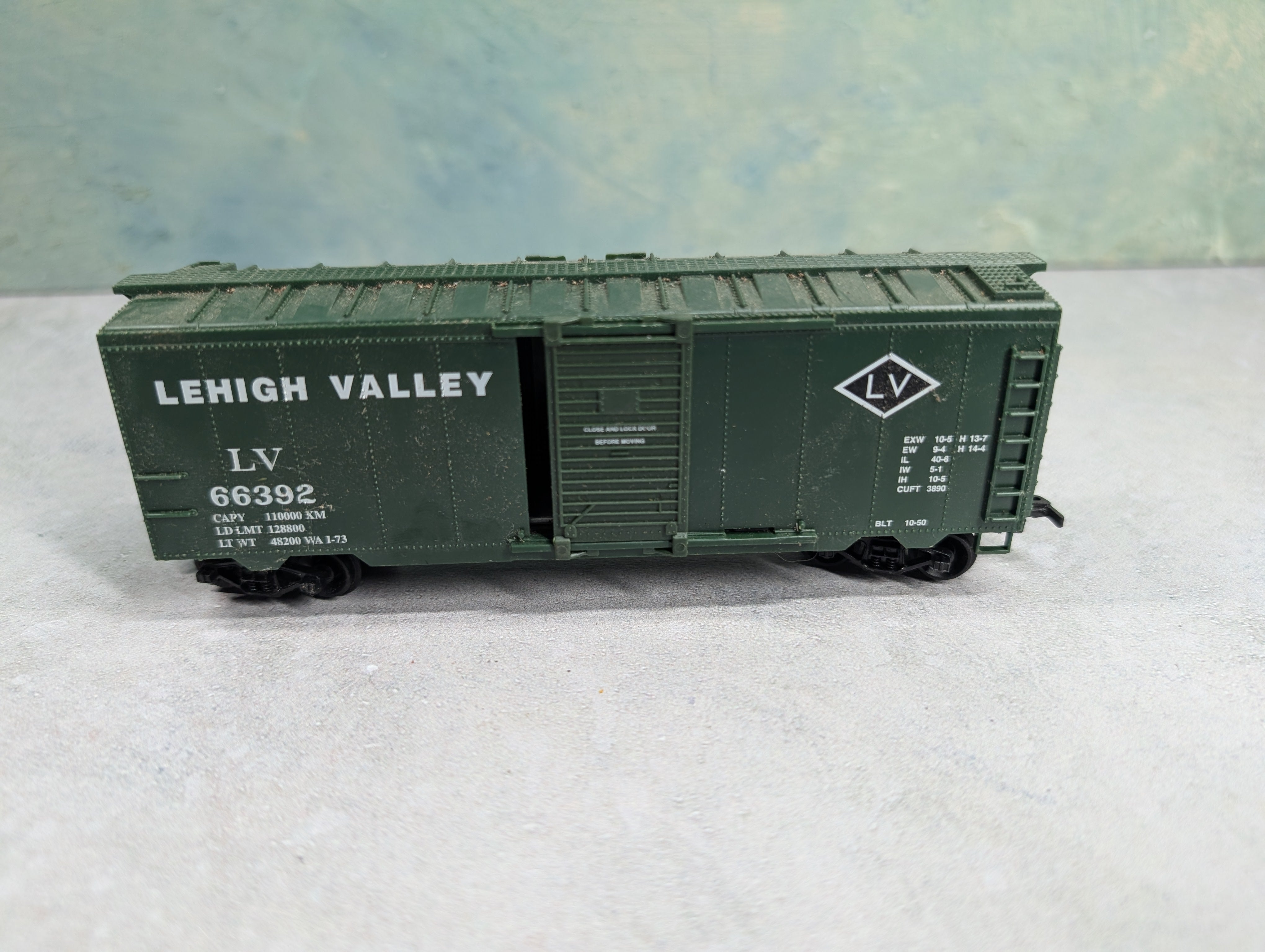 USED Life-Like HO Scale 40' Box Car Lehigh Valley LV #66392