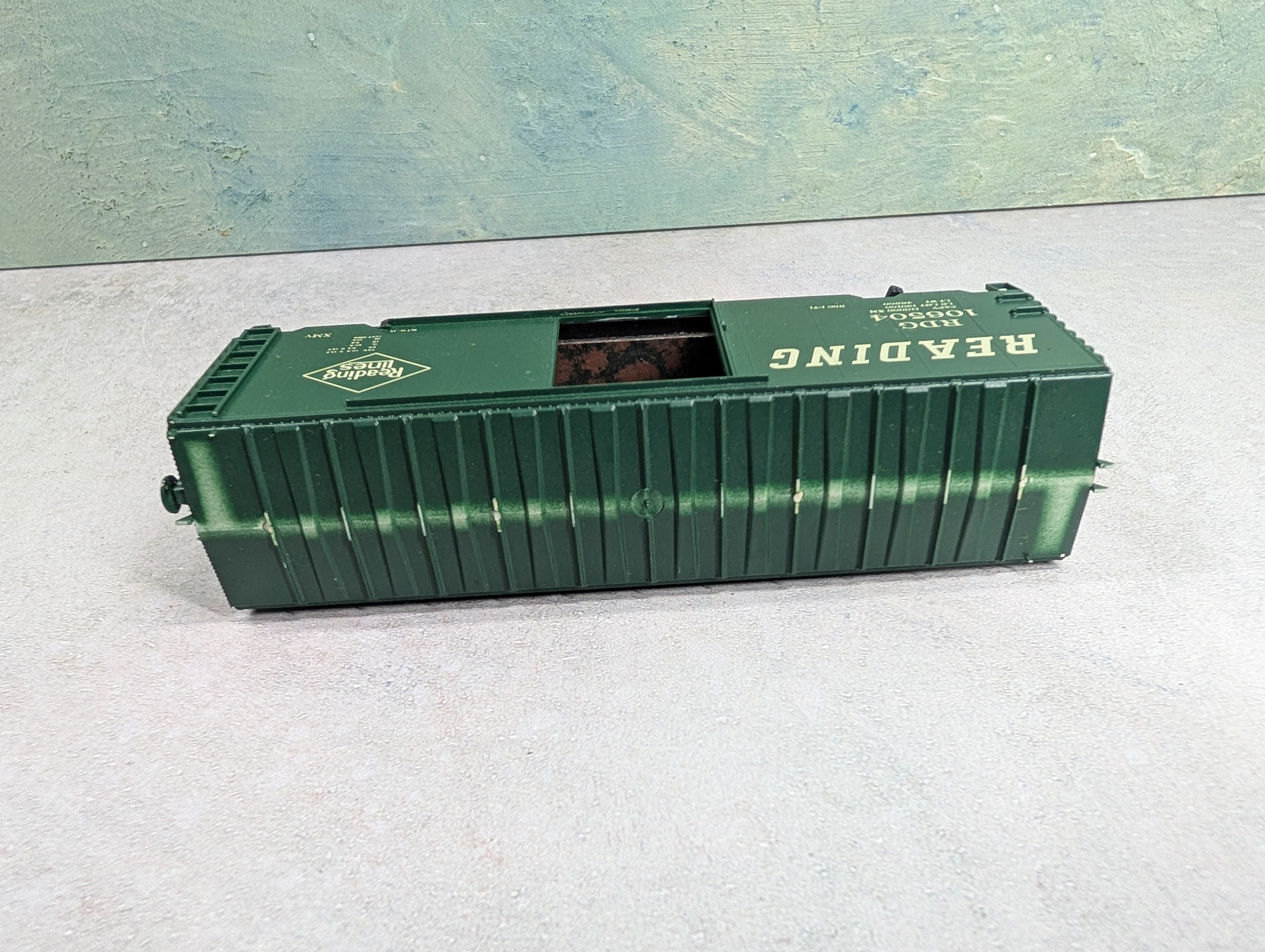 USED Accurail HO Scale 40' Box Car Reading RDG #106504