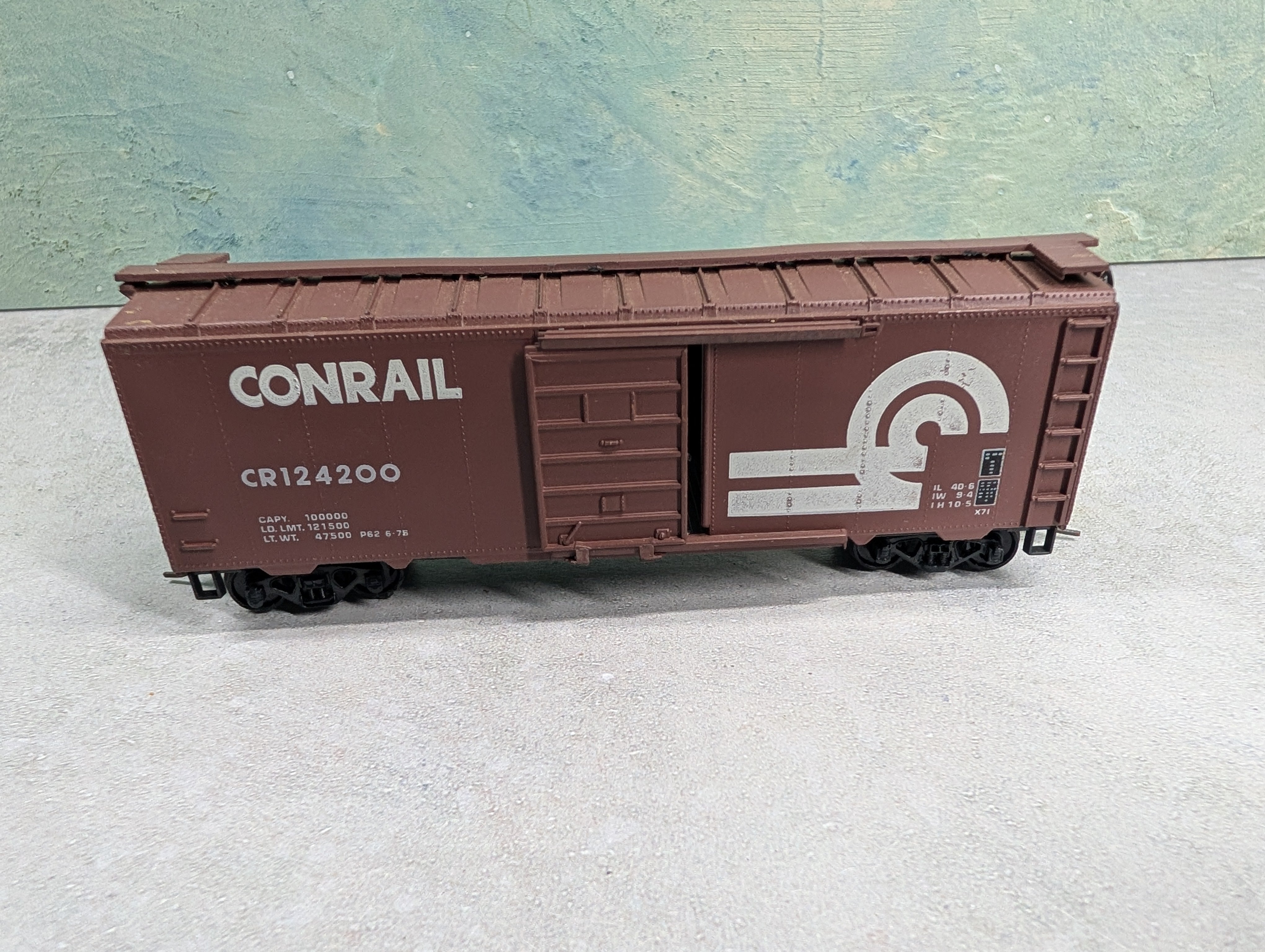 USED Roundhouse HO Scale 40' Box Car Conrail CR #124200