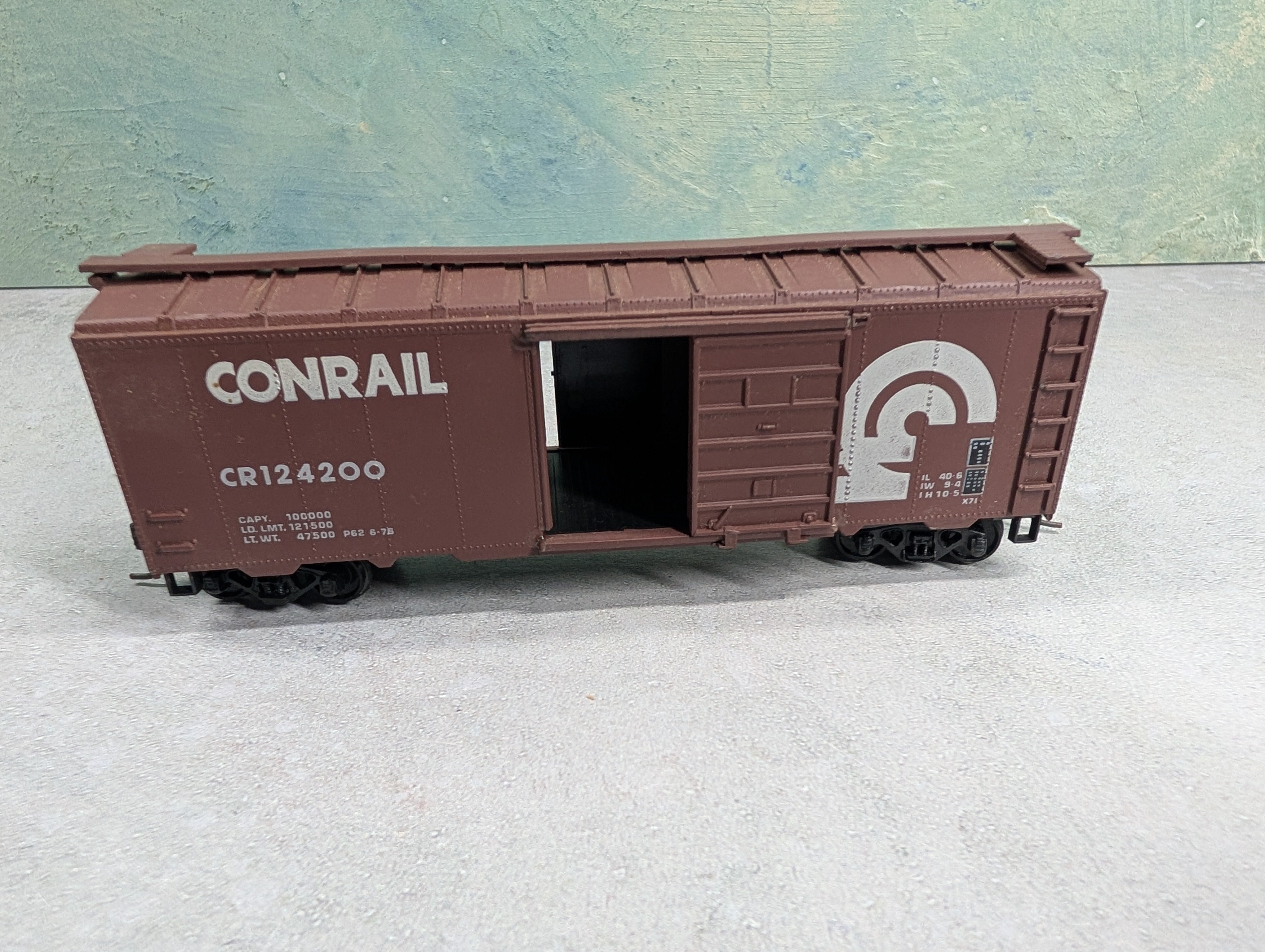 USED Roundhouse HO Scale 40' Box Car Conrail CR #124200