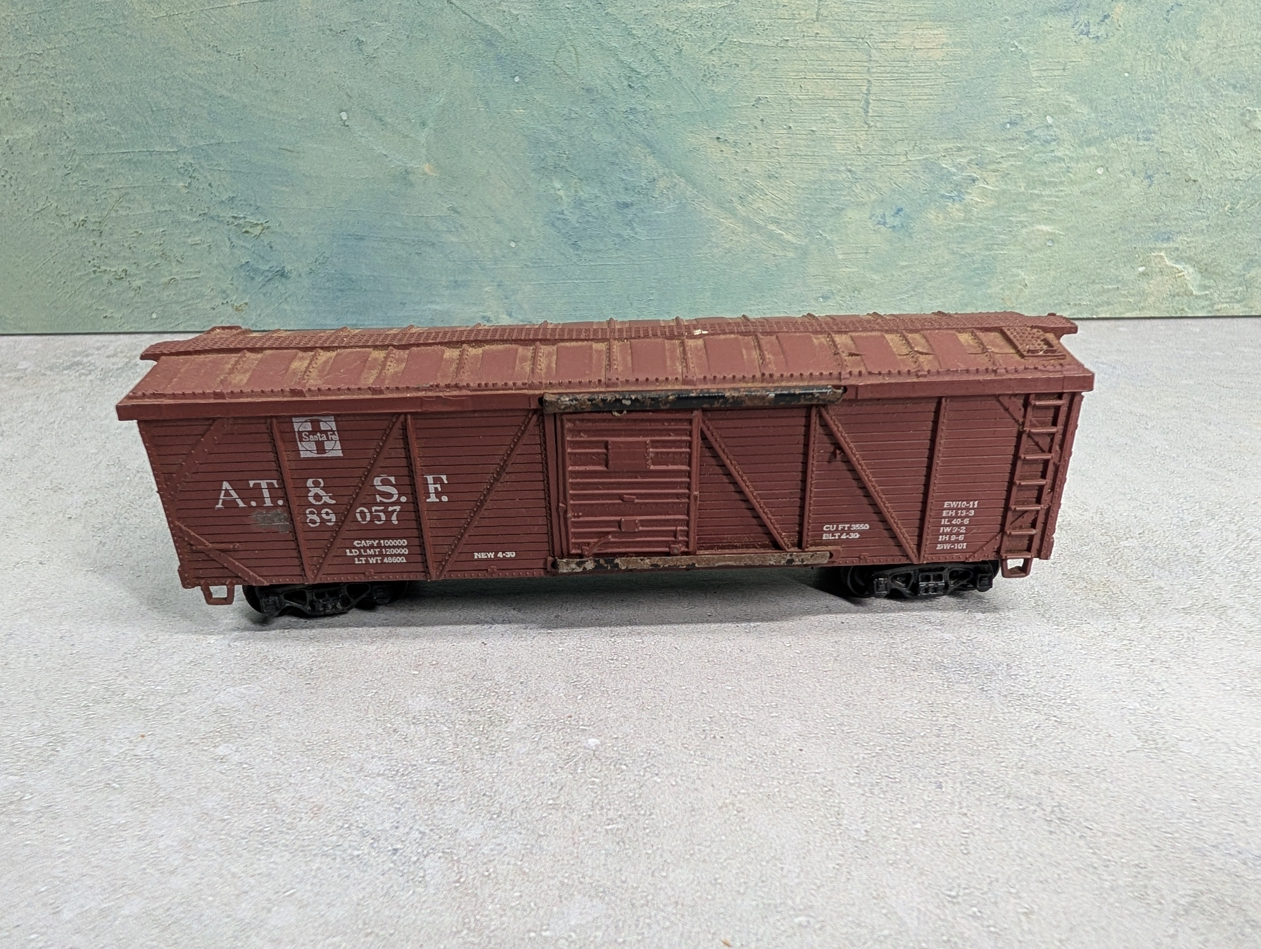 USED Varney HO Scale 42' Wooden Box Car Santa Fe ATSF #89057 Rough
