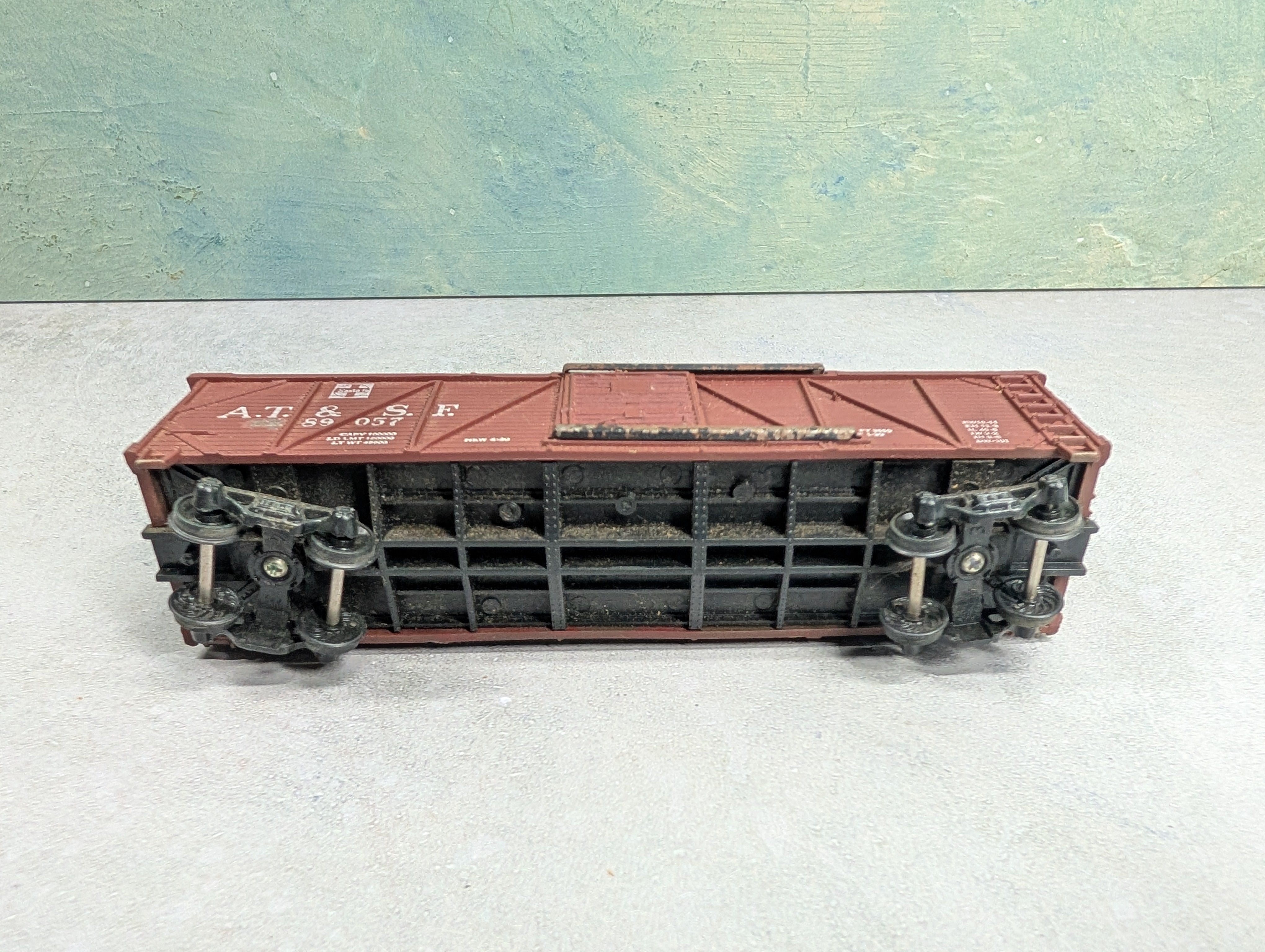 USED Varney HO Scale 42' Wooden Box Car Santa Fe ATSF #89057 Rough