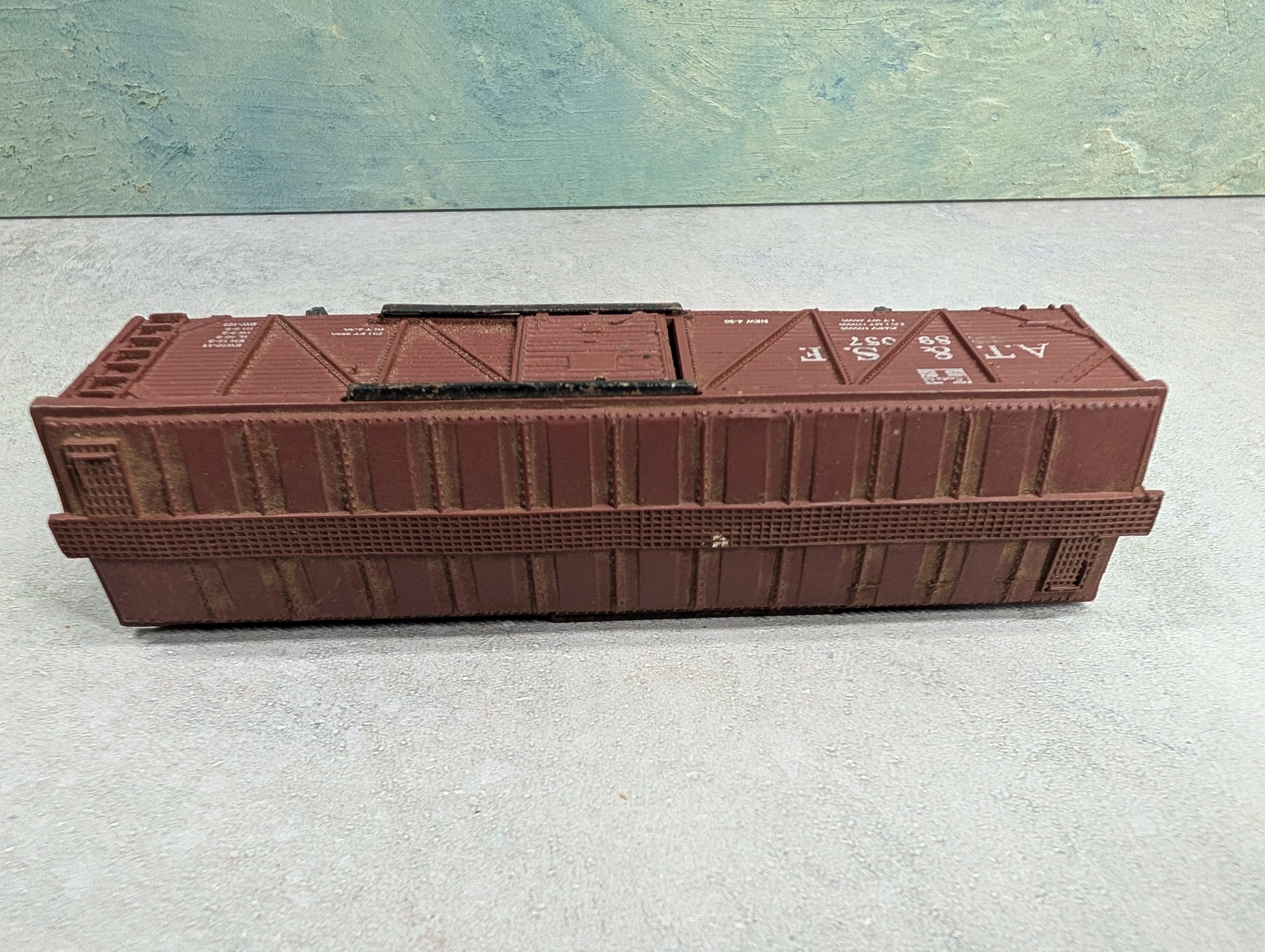 USED Varney HO Scale 42' Wooden Box Car Santa Fe ATSF #89057 Rough