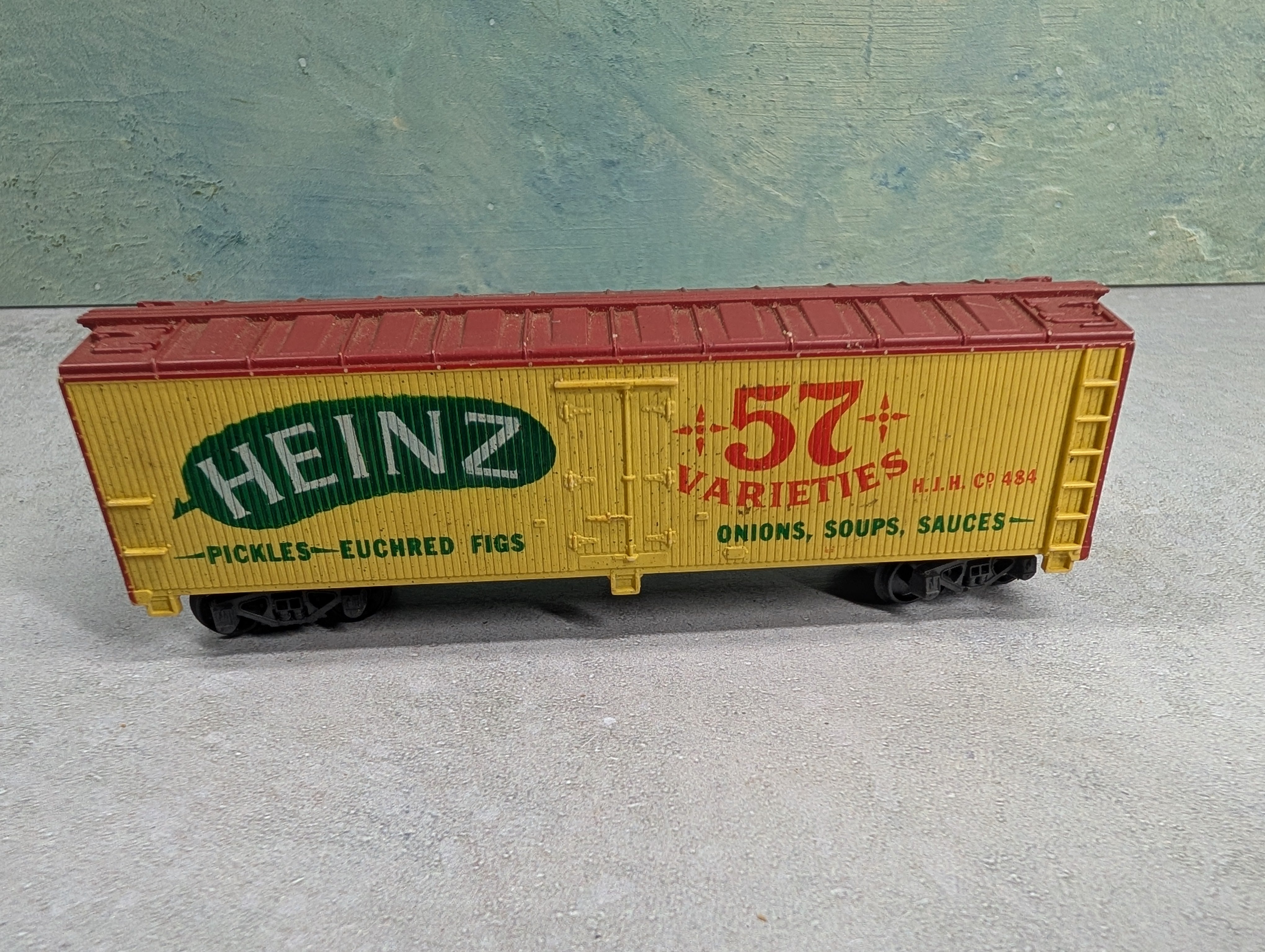 USED Tyco HO Scale 40' Wooden Reefer Box Car Heinz