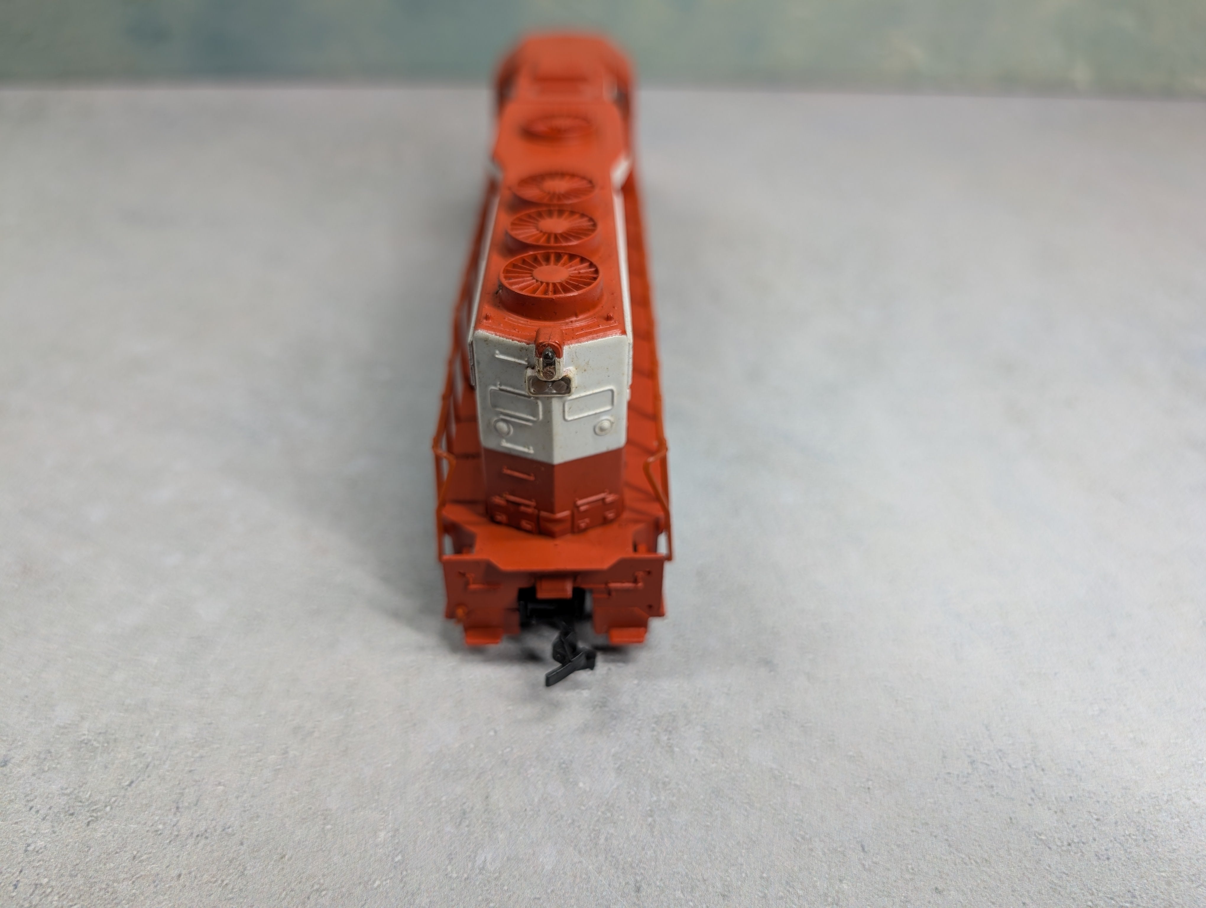 USED Bachmann HO Scale Diesel Locomotive Illinois Central Gulf #3036 Runs DC