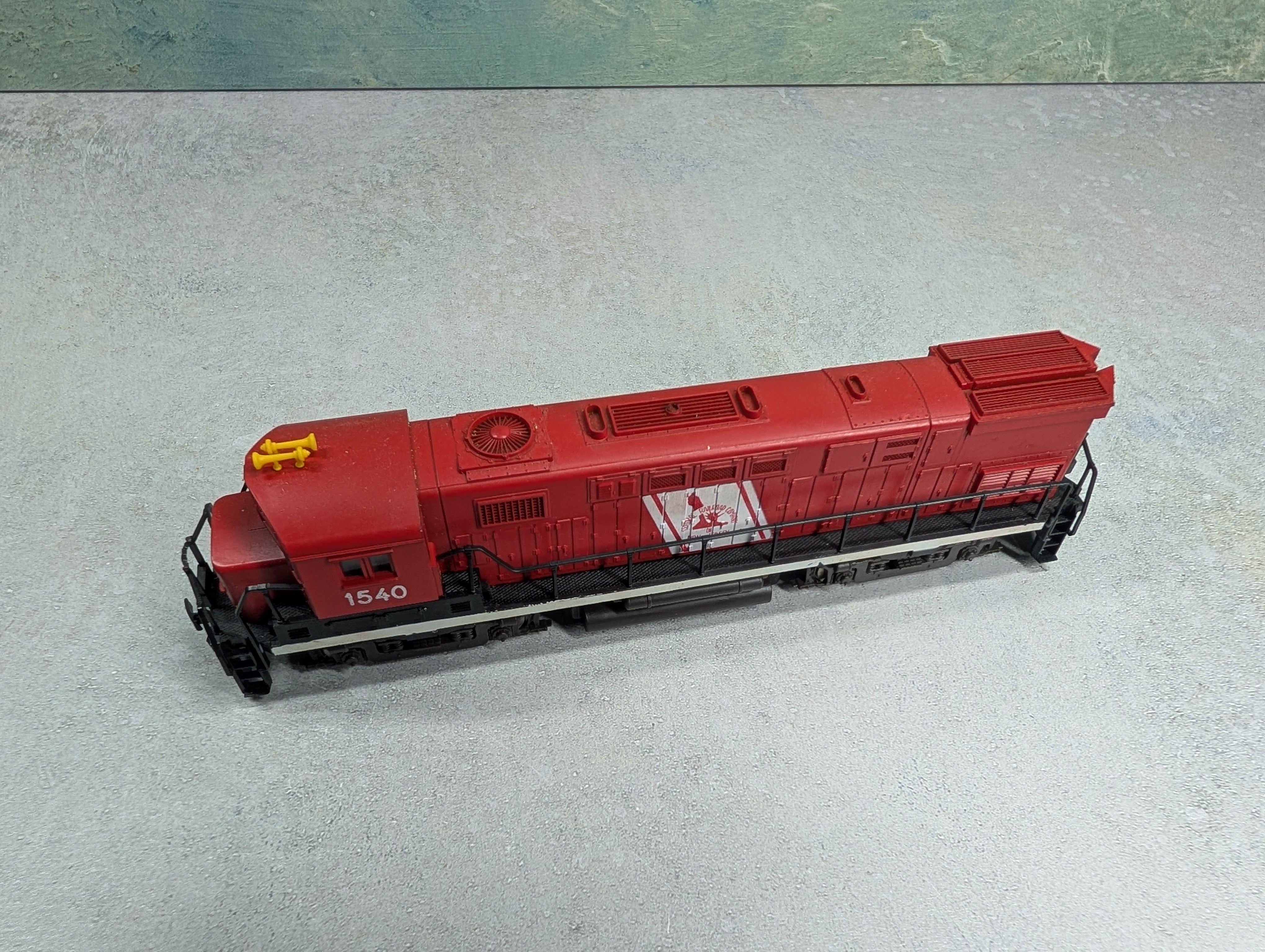 USED AHM HO Scale Alco Century 424 Diesel Locomotive Jersey Central CNJ #1540 Runs DC
