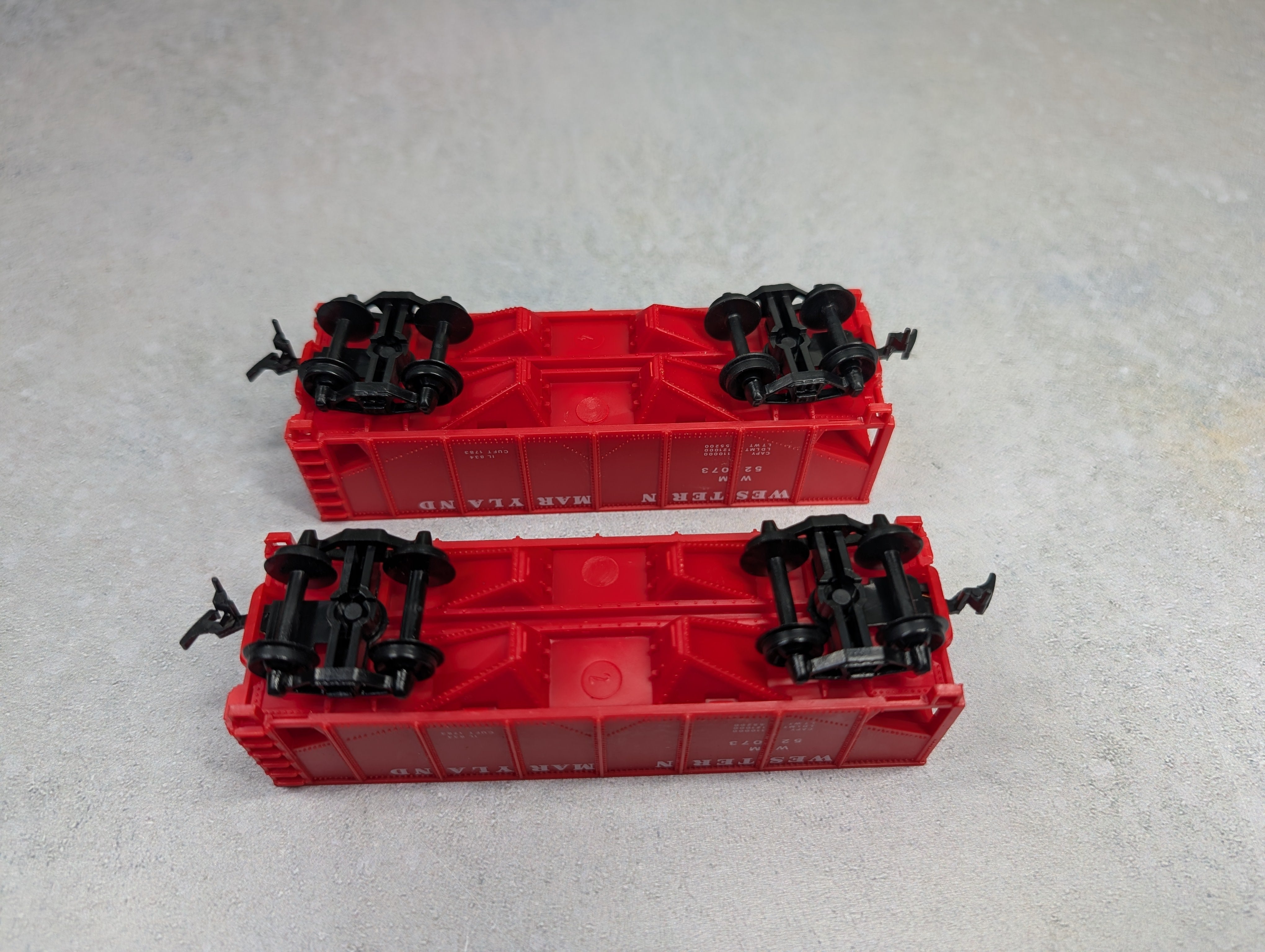 USED Model Power HO Scale Lot of 2 Bay Hopper Western Maryland WM #52073 (2 pcs)