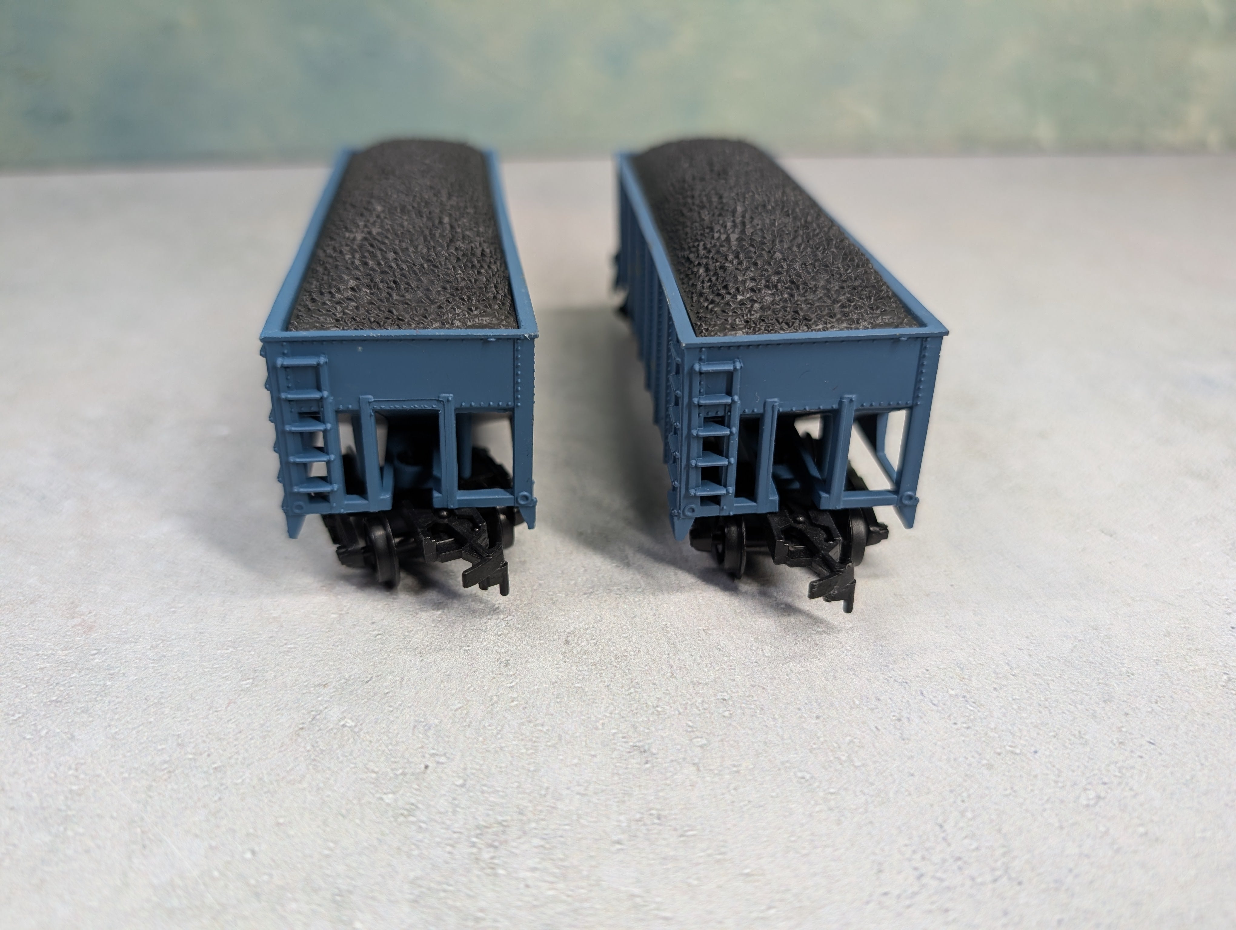 USED Life-Like HO Scale Lot of 2 Bay Hopper Louisville & Nashville L&N #115391 w/ Coal Load (2 pcs)