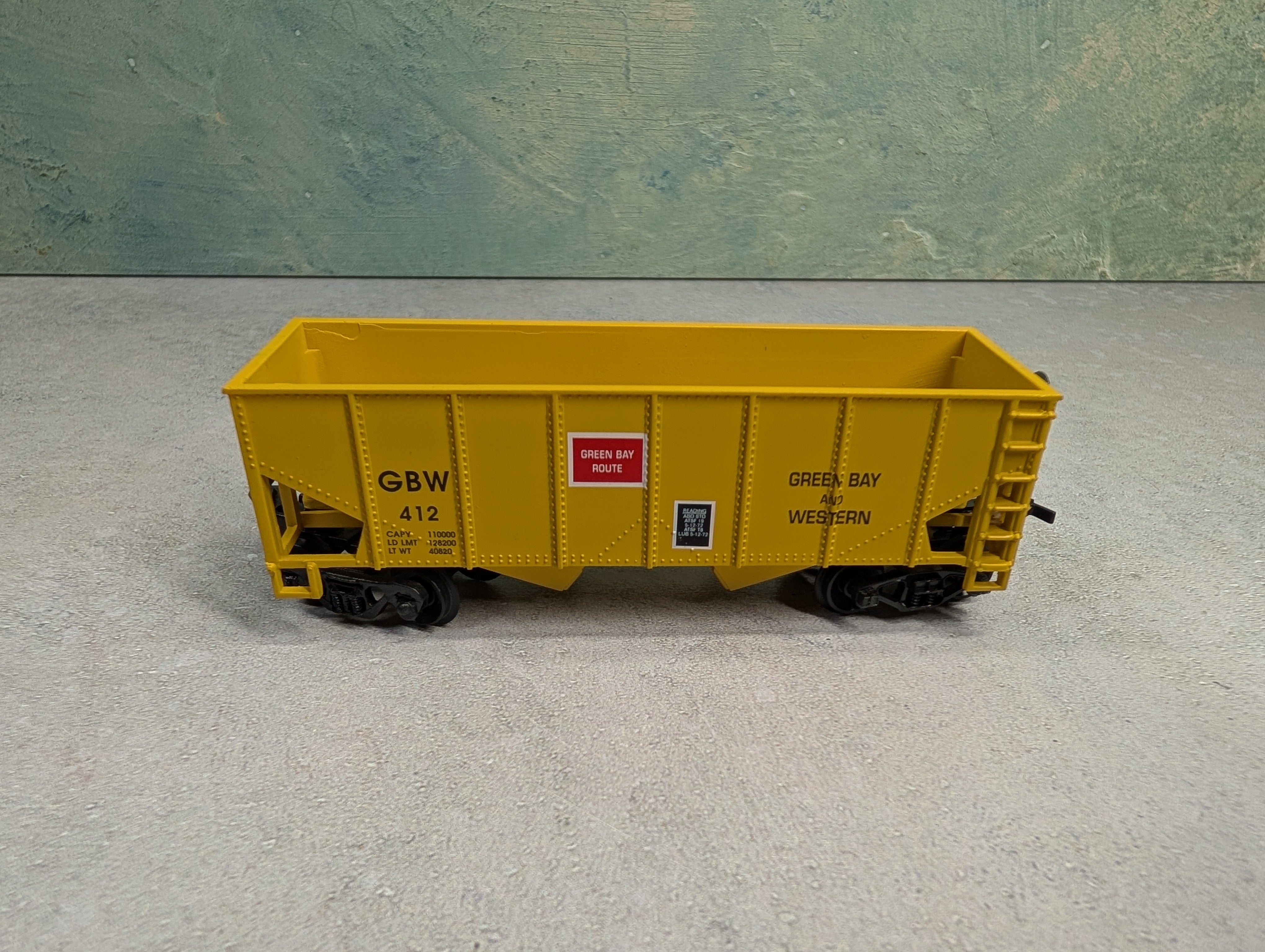 USED Life-Like HO Scale 2 Bay Hopper Green Bay & Western GBW #412