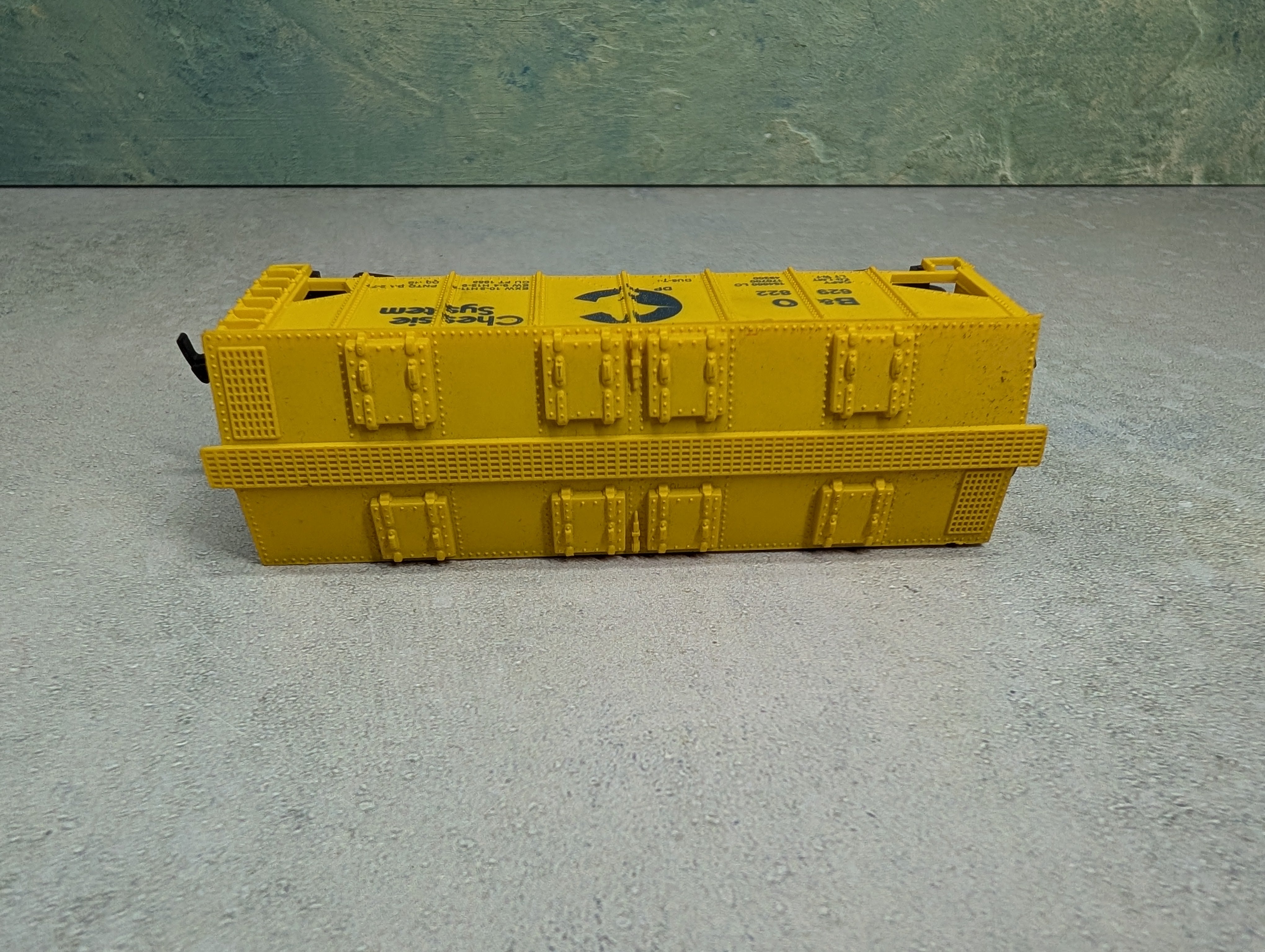 USED Life-Like HO Scale 2 Bay Covered Hopper Chessie System B&O #629822