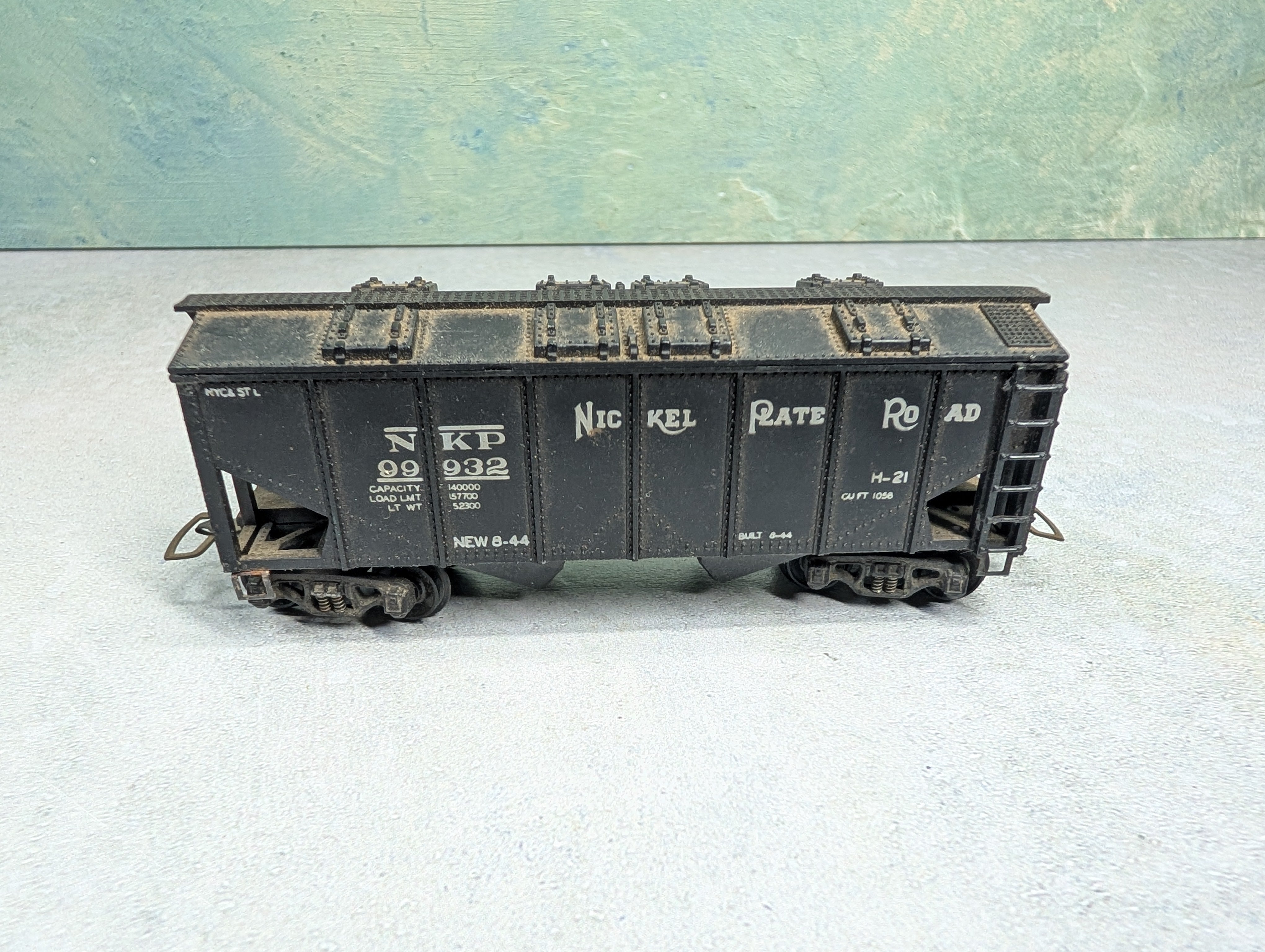 USED Varney HO Scale 2 Bay Covered Hopper Nickel Plate Road NKP #99932 Euro Couplers