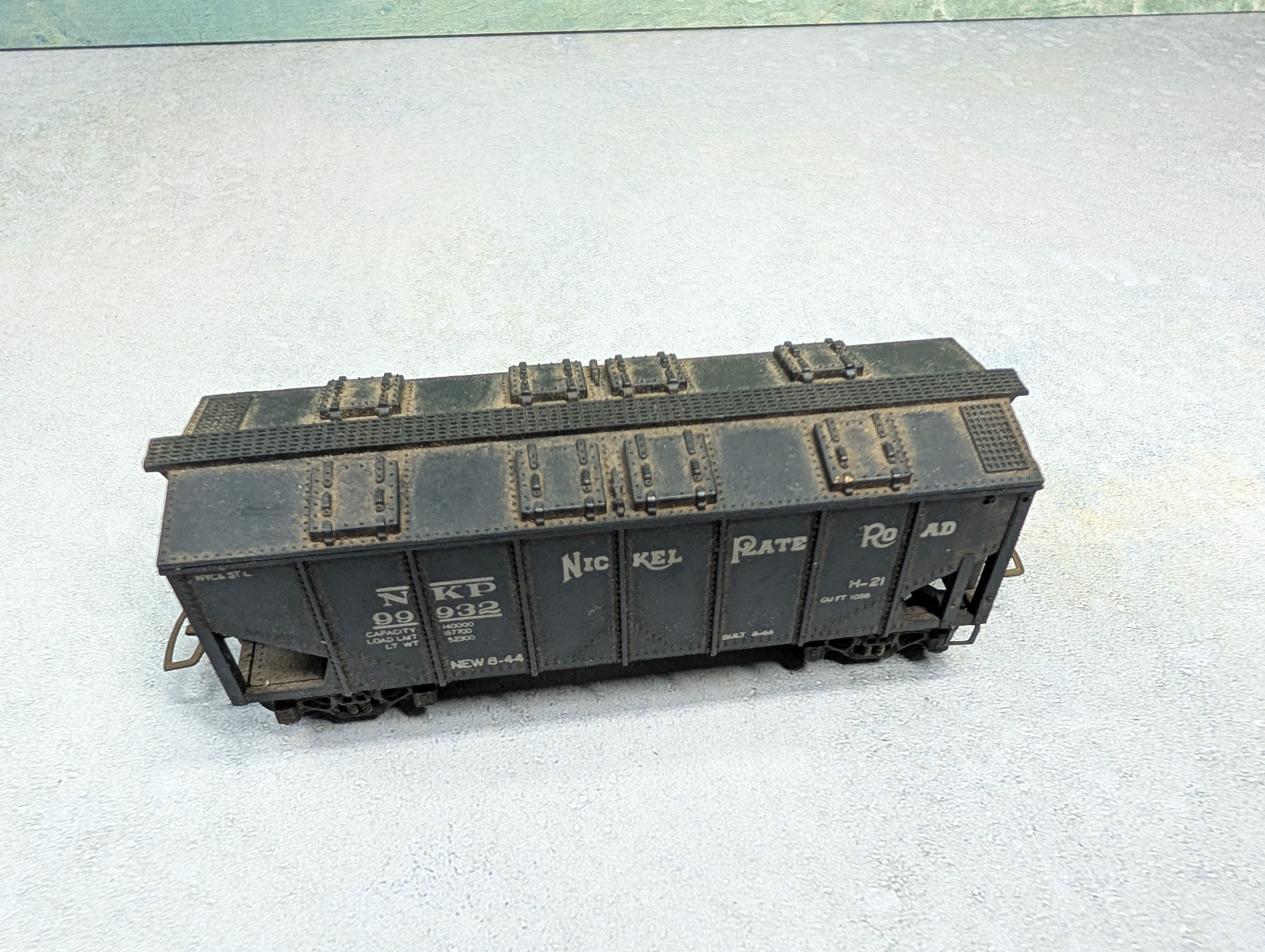 USED Varney HO Scale 2 Bay Covered Hopper Nickel Plate Road NKP #99932 Euro Couplers