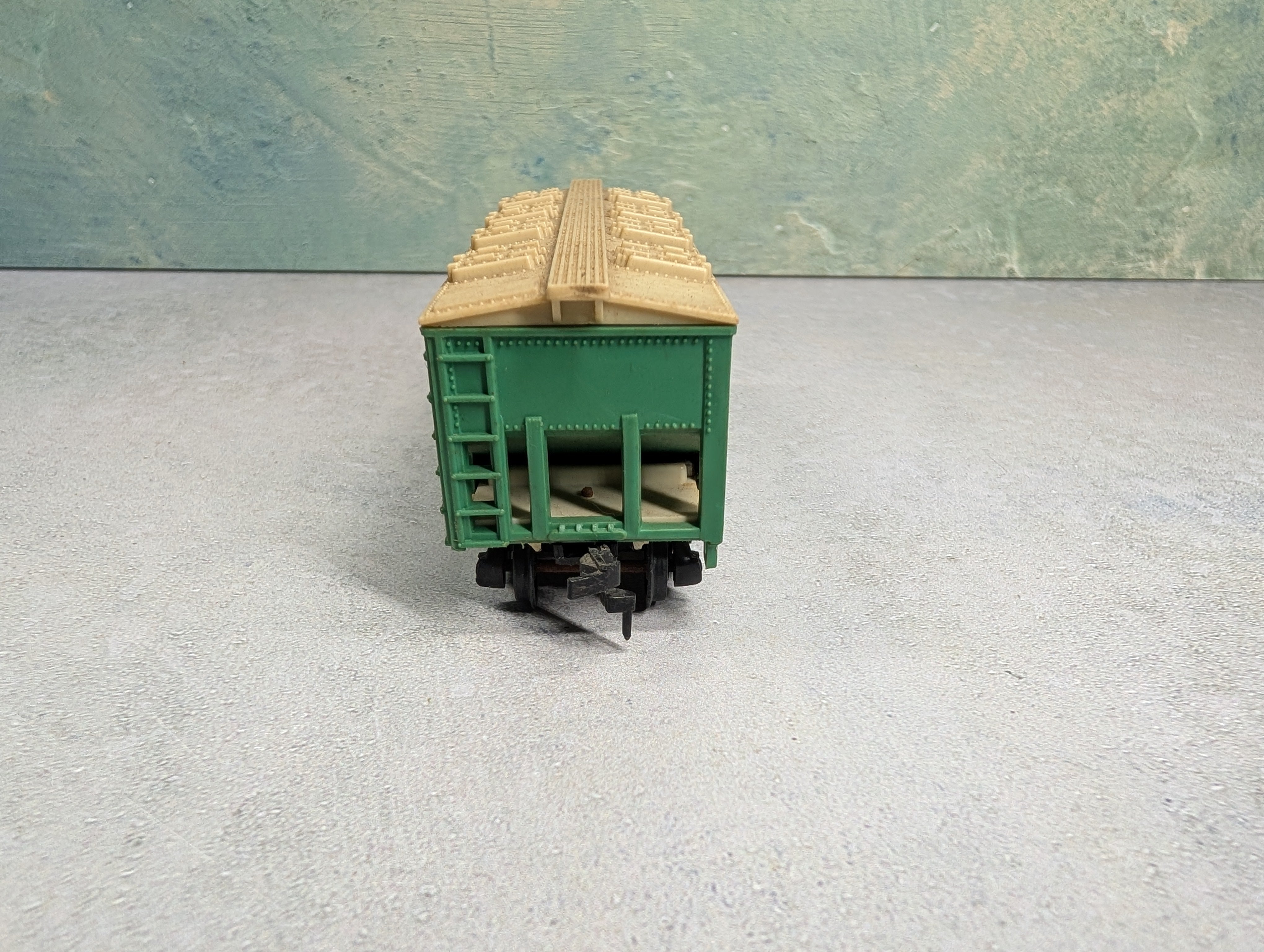 USED American Flyer HO Scale 2 Bay Covered Hopper New York Central NYC #33217