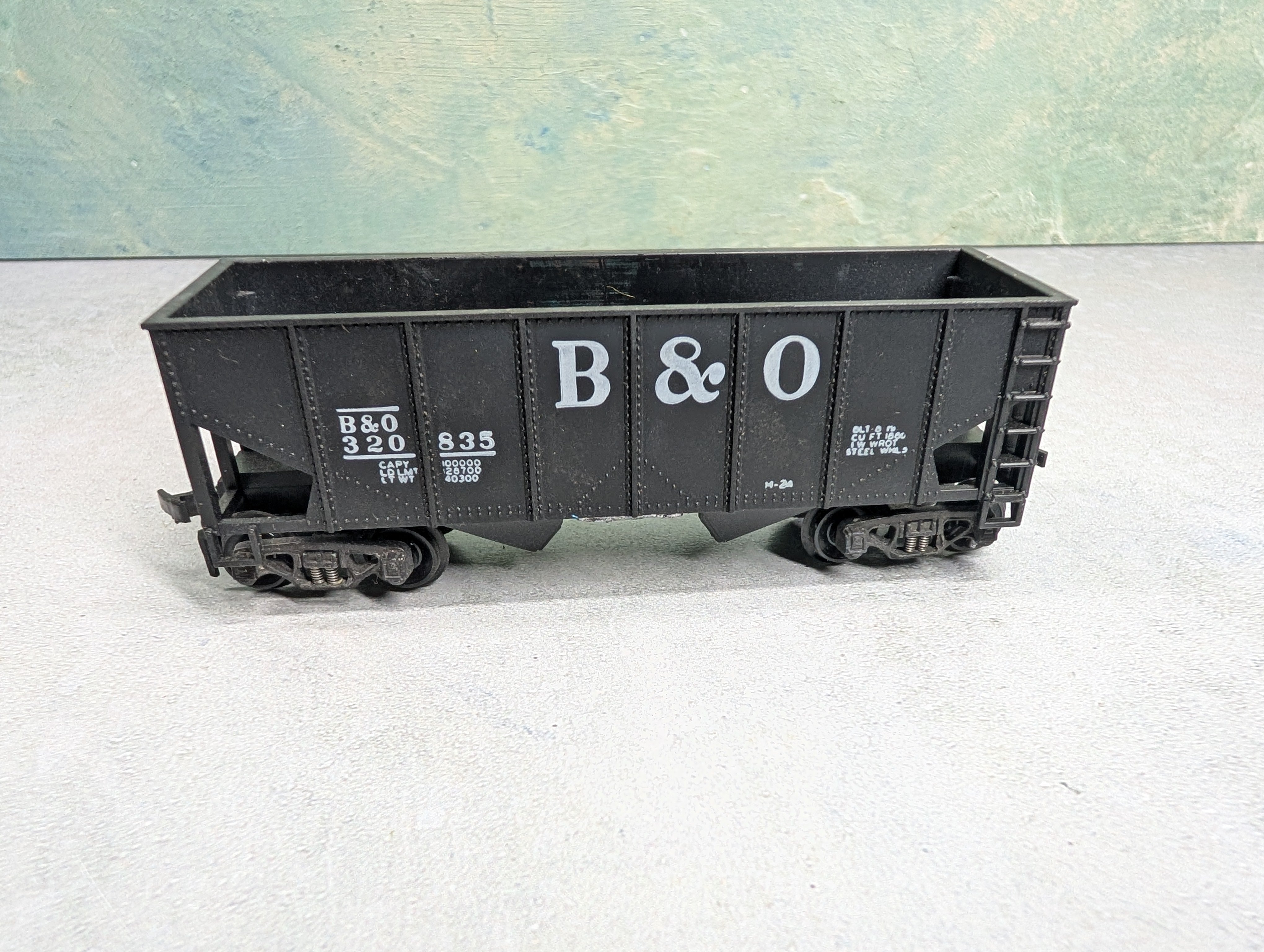 USED Varney HO Scale 2 Bay Hopper Baltimore and Ohio B&O #320835