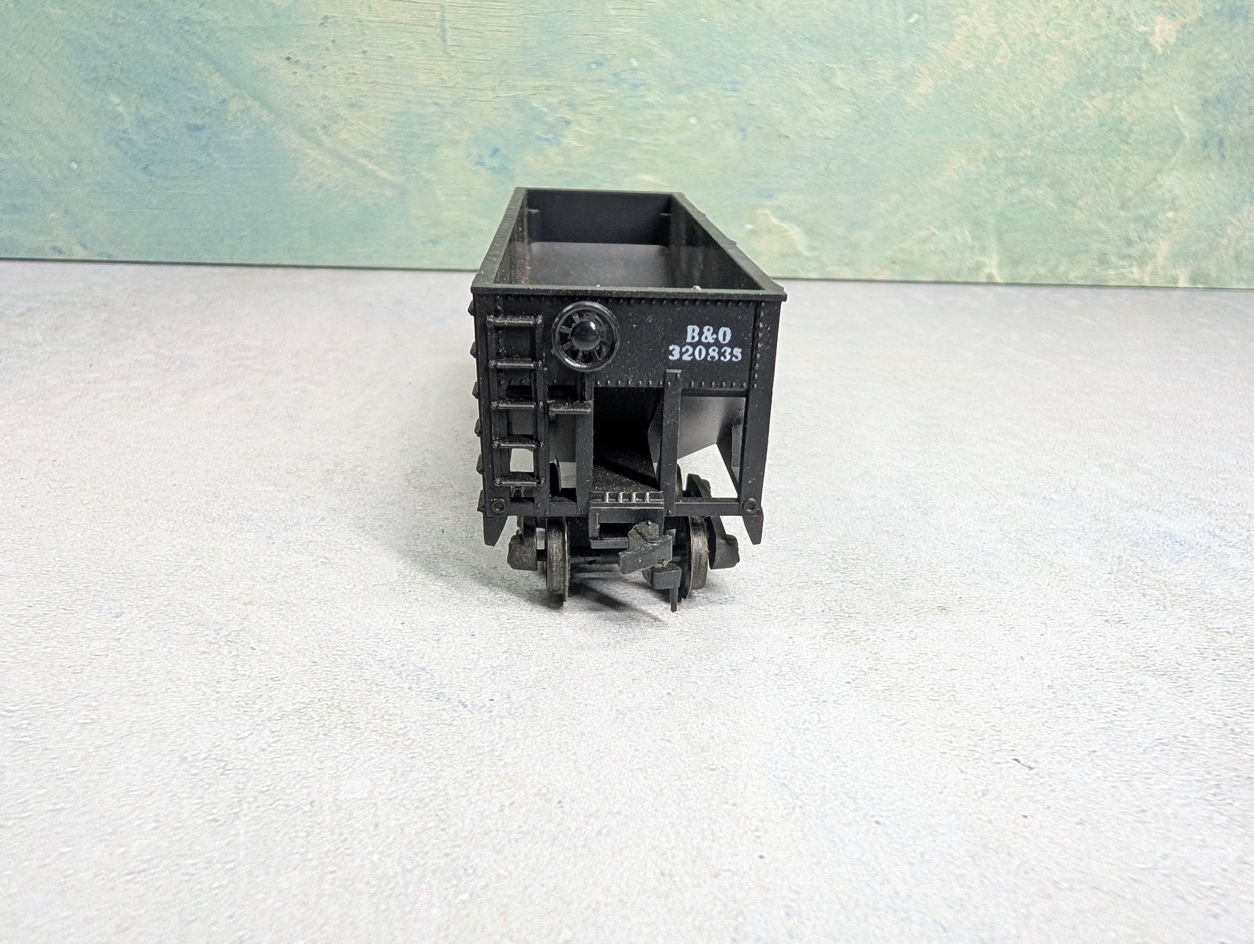 USED Varney HO Scale 2 Bay Hopper Baltimore and Ohio B&O #320835