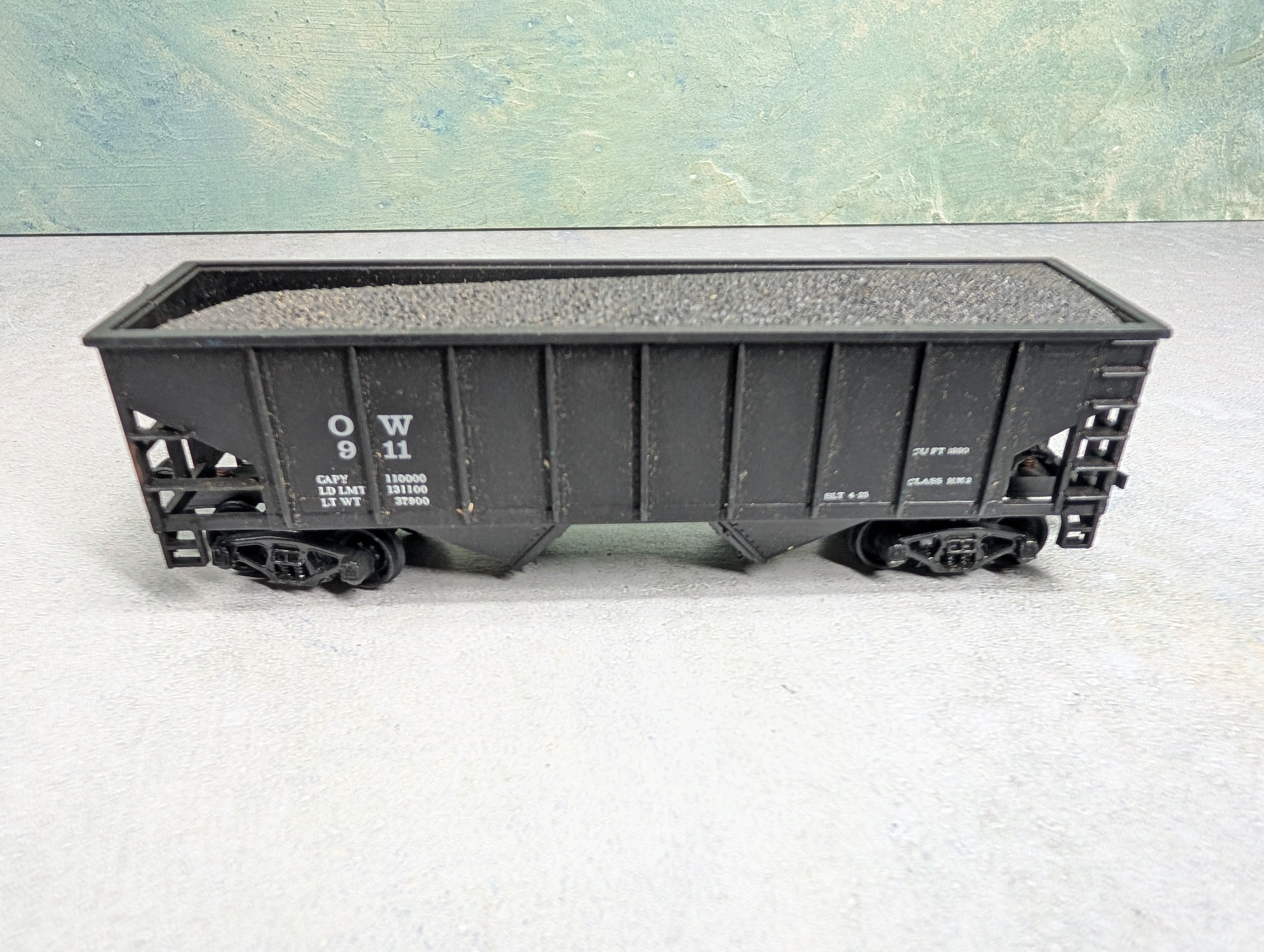 USED HO Scale 2 Bay Hopper OW #911 w/ Coal Load