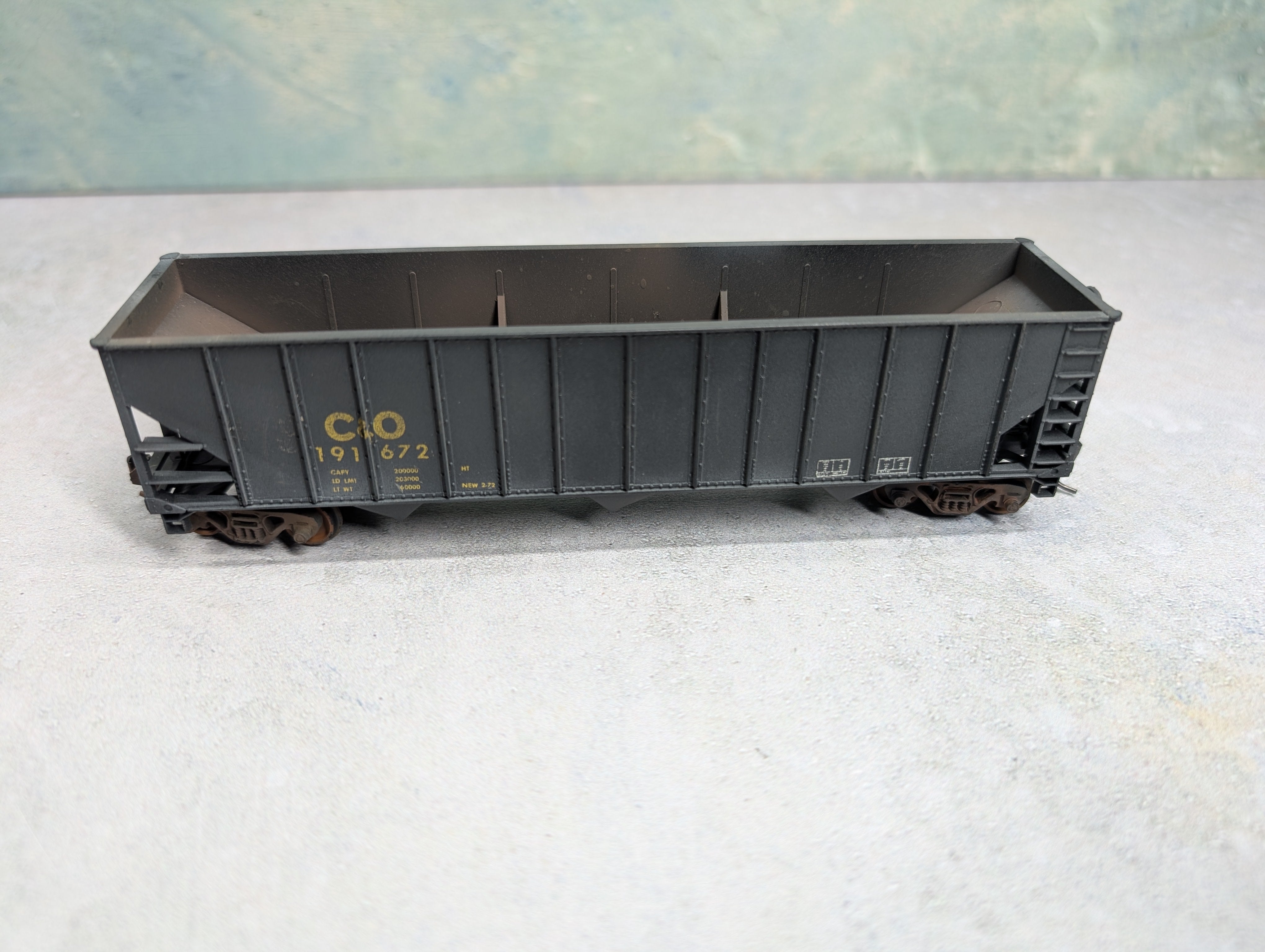 USED HO Scale 100 Ton Hopper Chesapeake and Ohio C&O #191672 Custom Decals, Weathered