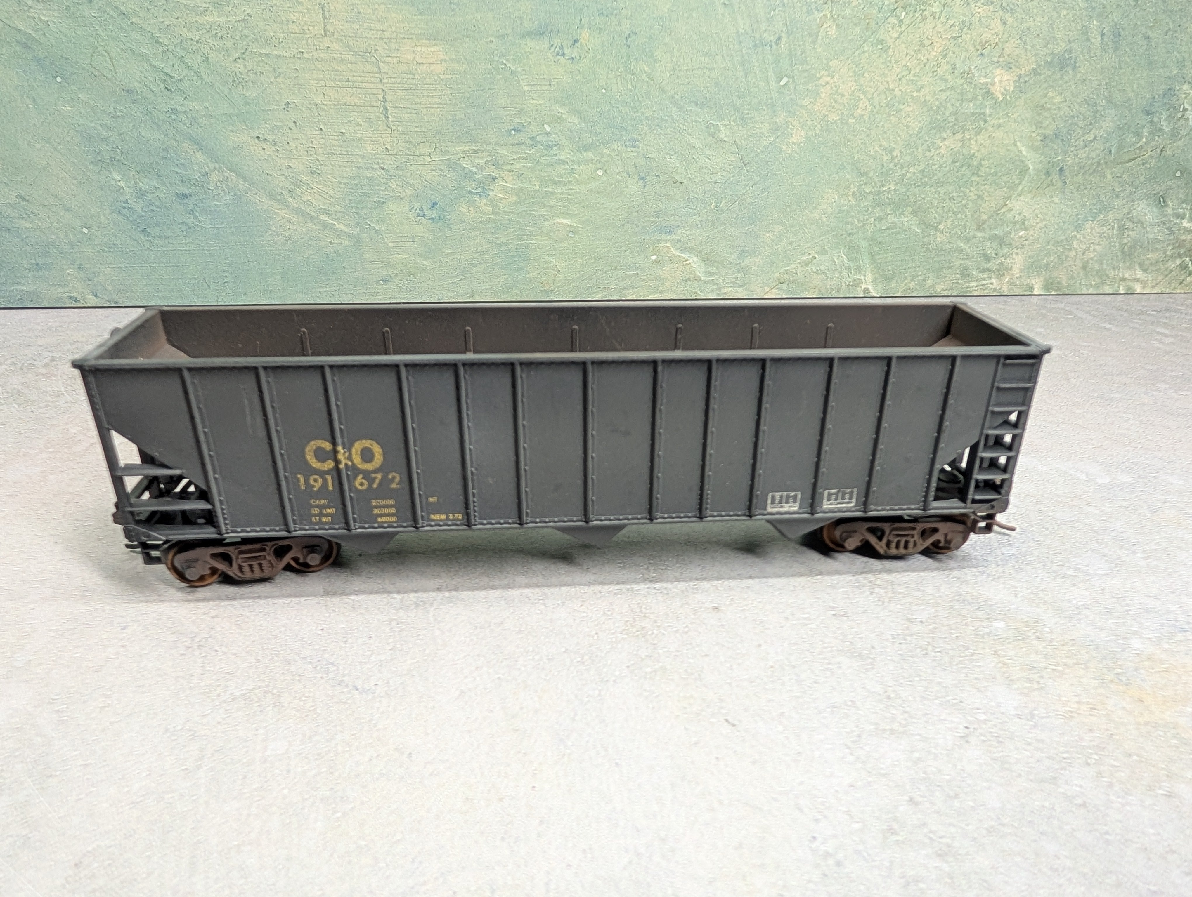 USED HO Scale 100 Ton Hopper Chesapeake and Ohio C&O #191672 Custom Decals, Weathered