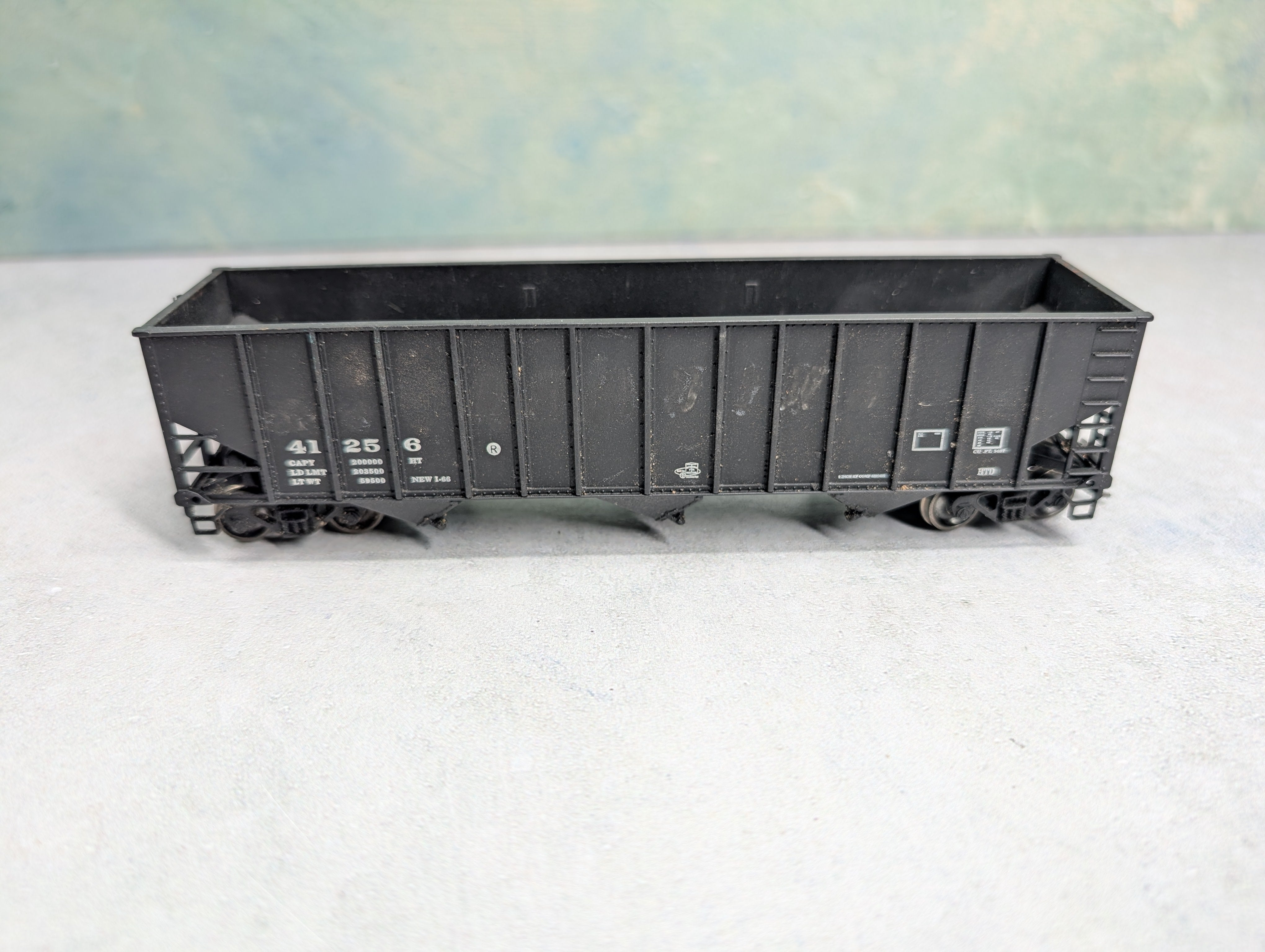USED Bachmann HO Scale 100 Ton Hopper Ex-Reading #41256 Custom Paint Out (Modern Car)