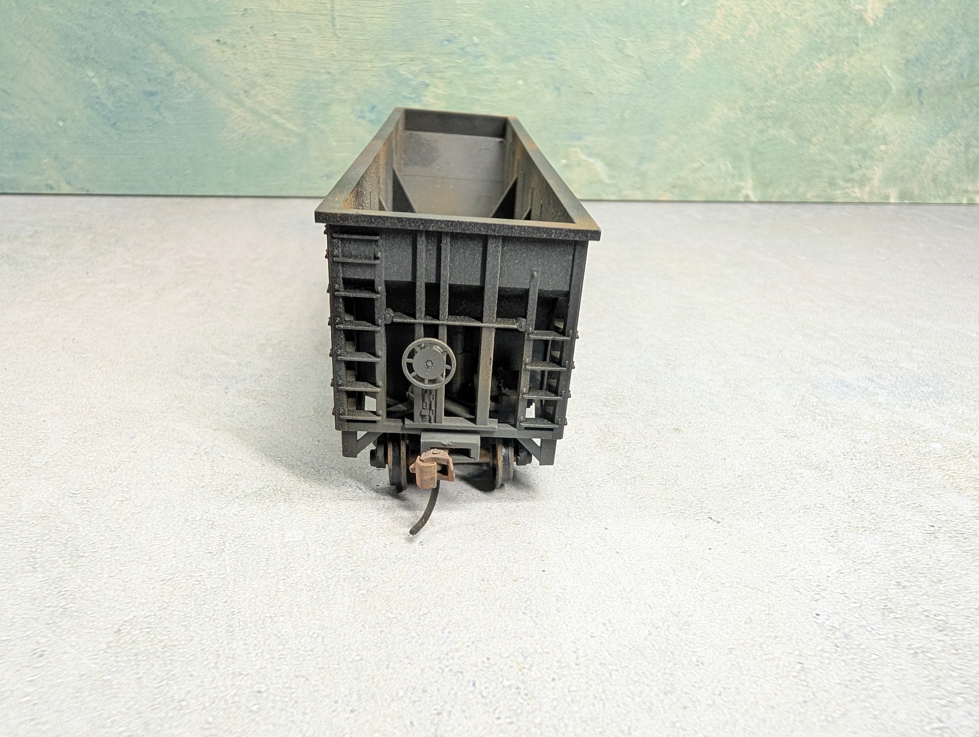 USED HO Scale 100 Ton Hopper Baltimore and Ohio B&O #186749 Custom Weathered