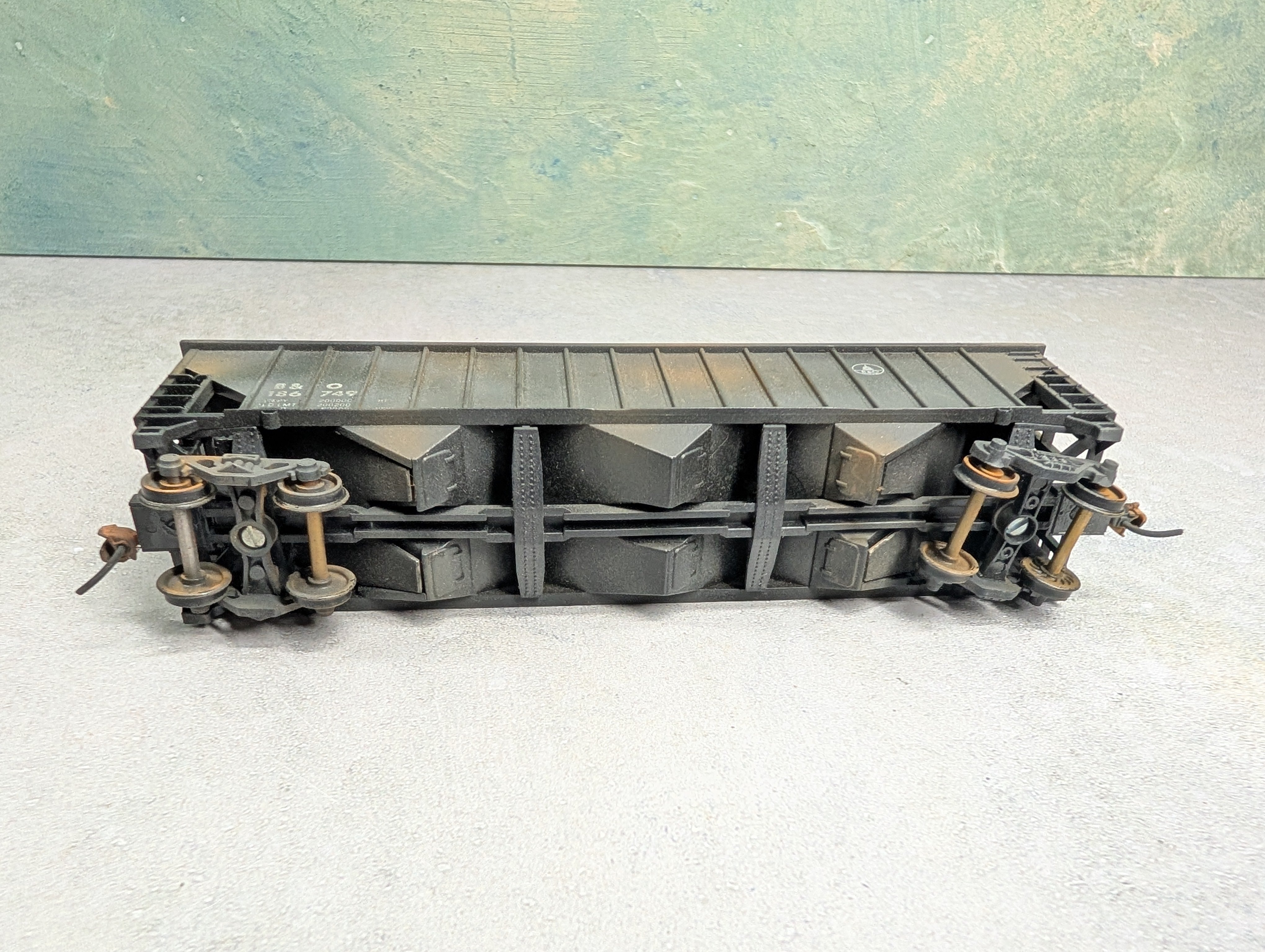 USED HO Scale 100 Ton Hopper Baltimore and Ohio B&O #186749 Custom Weathered