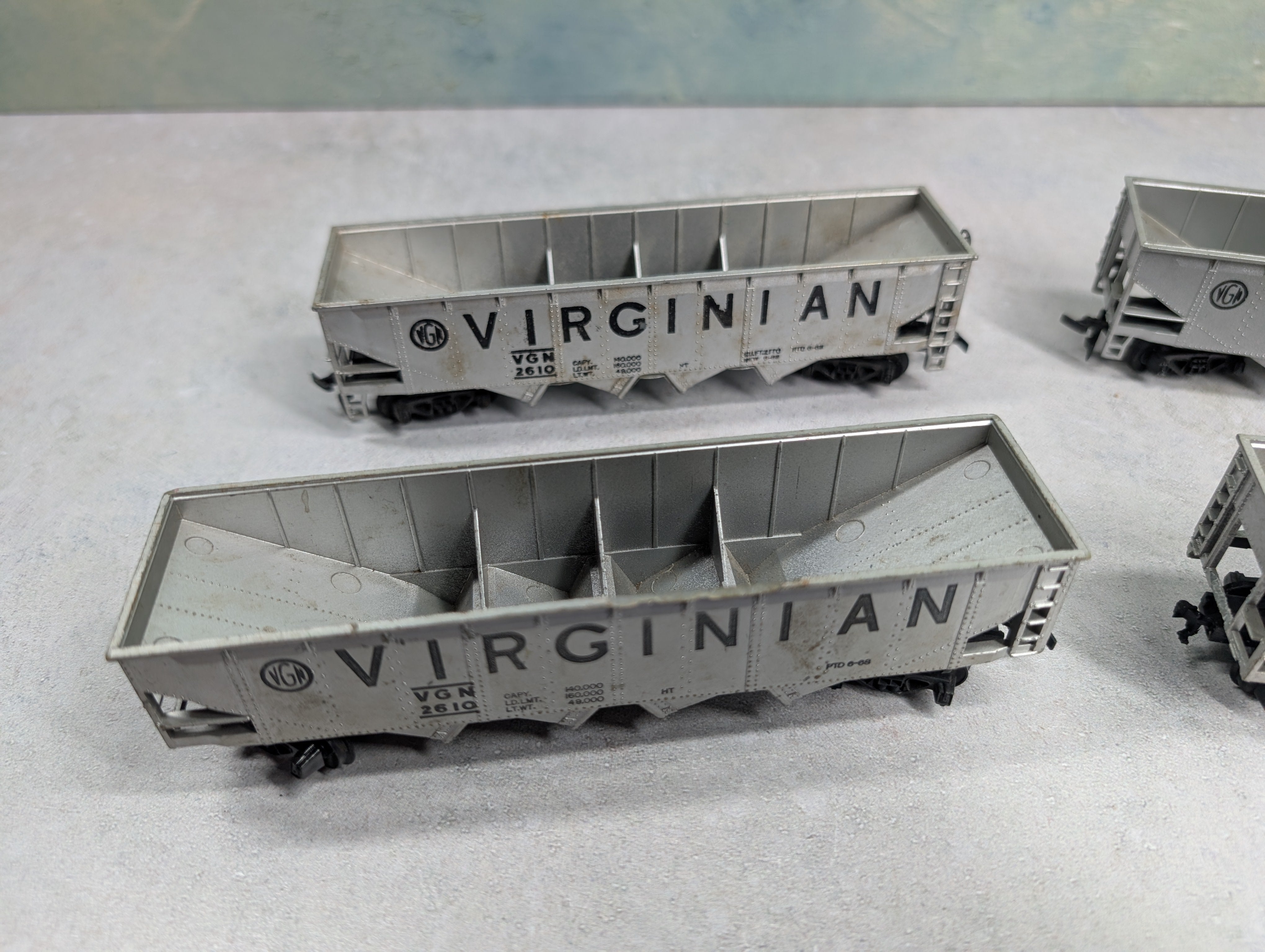 USED Tyco HO Scale Lot of Quad Hoppers Virginian VGN #2610 (4 pcs)