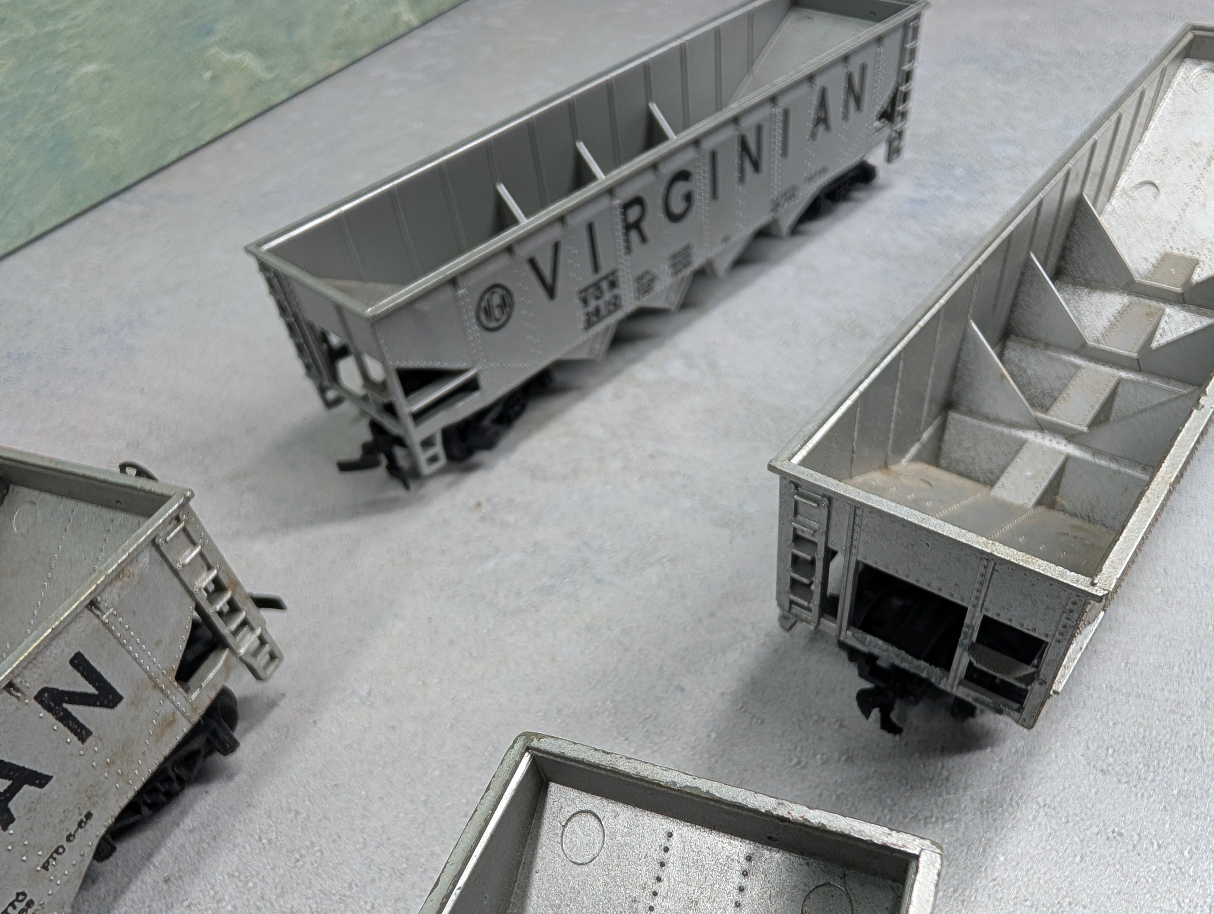 USED Tyco HO Scale Lot of Quad Hoppers Virginian VGN #2610 (4 pcs)