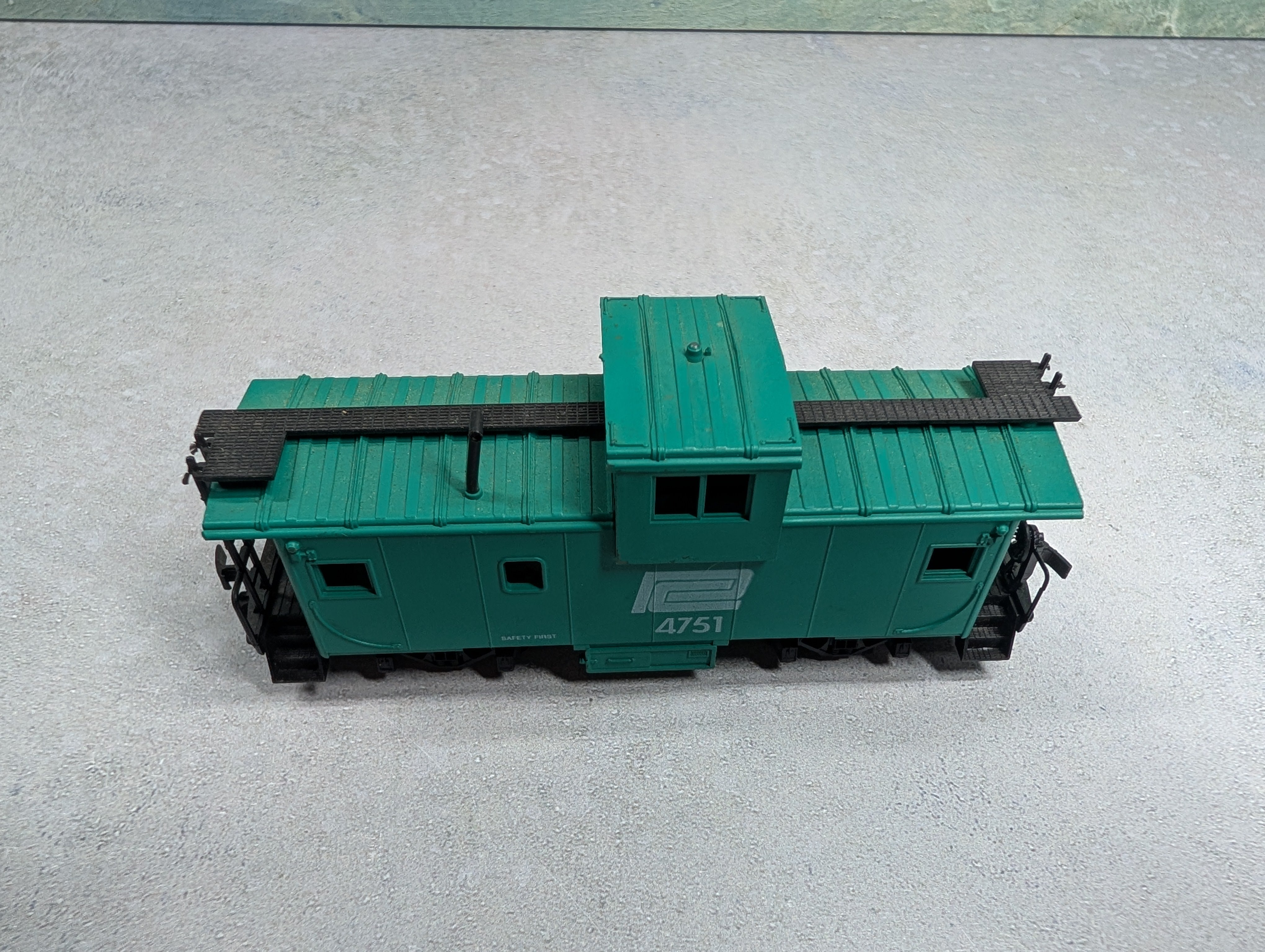 USED AHM HO Scale Caboose Penn Central #4751