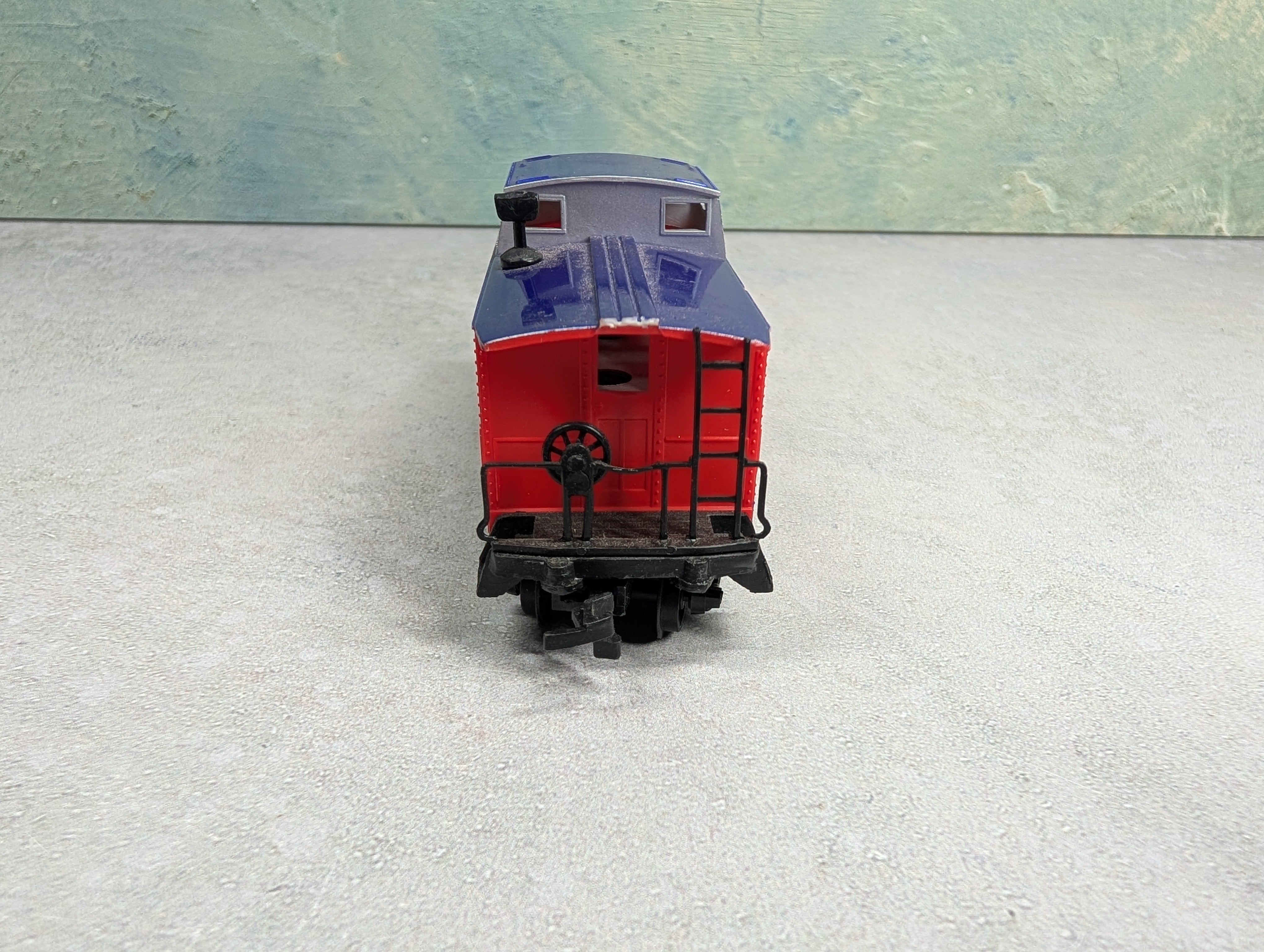 USED Life-Like HO Scale Caboose Snap-On #8205