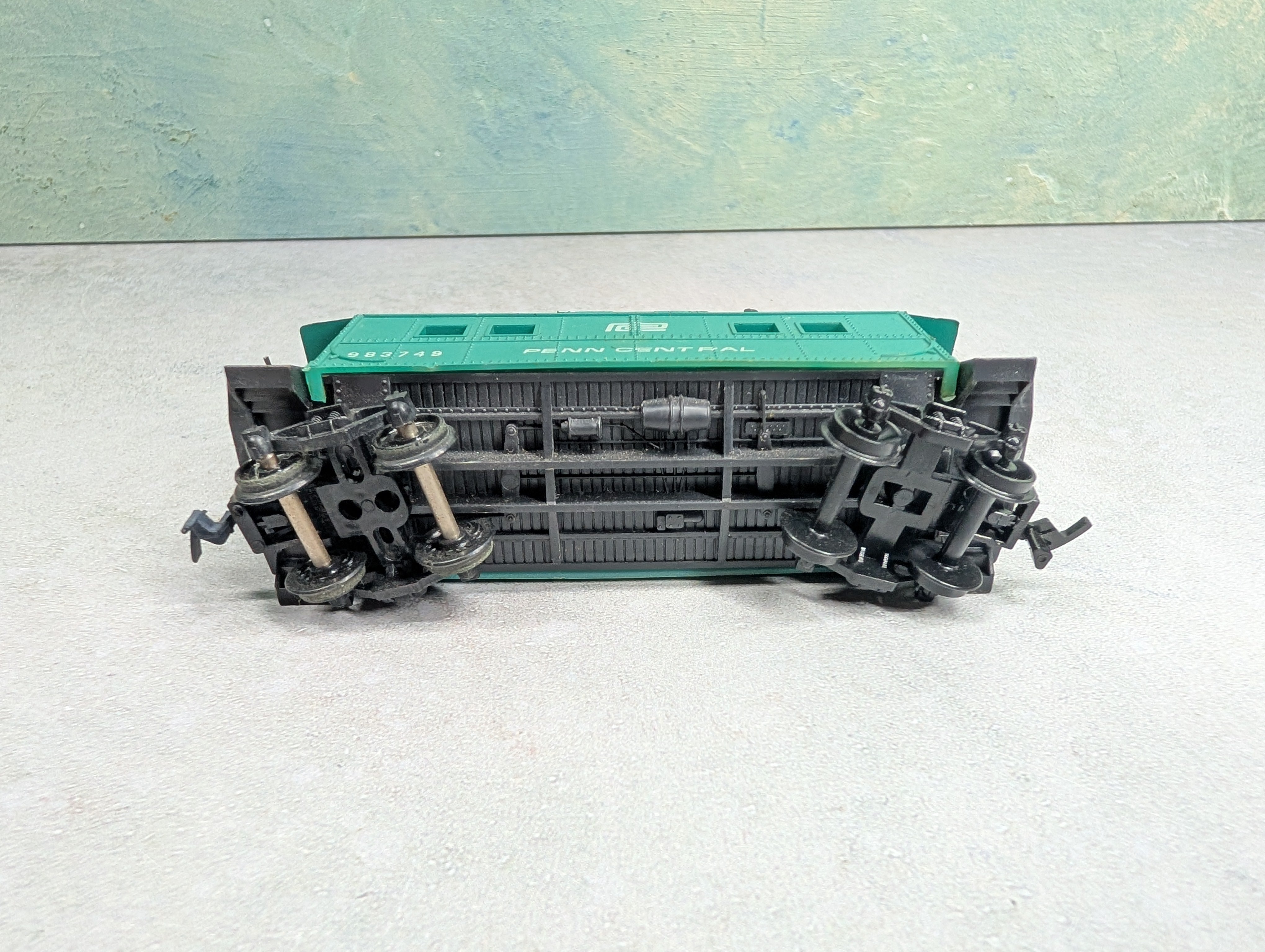 USED HO Scale Caboose Penn Central #983749