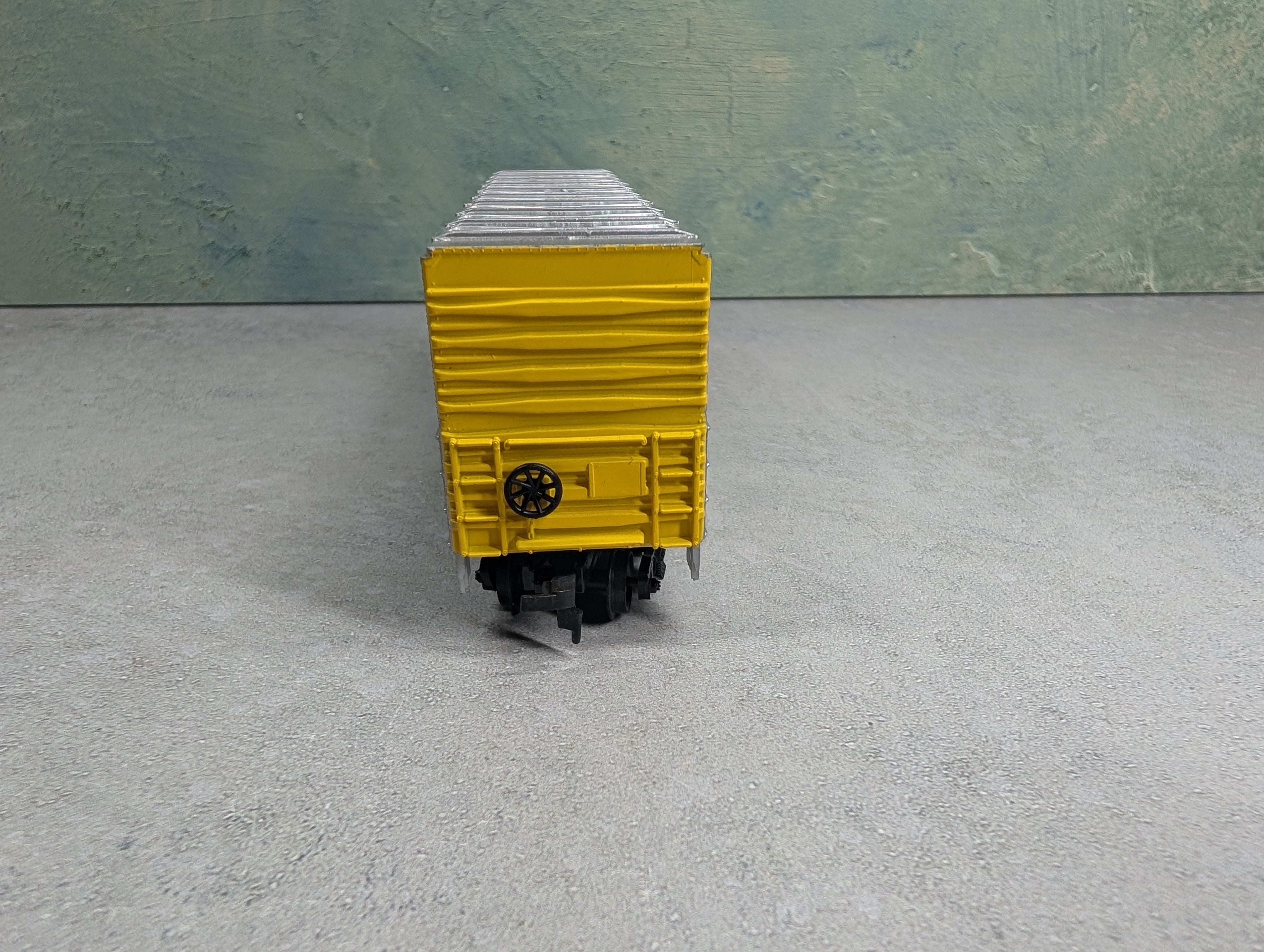 USED Life-Like HO Scale 50' Box Car Champion CHP #1223