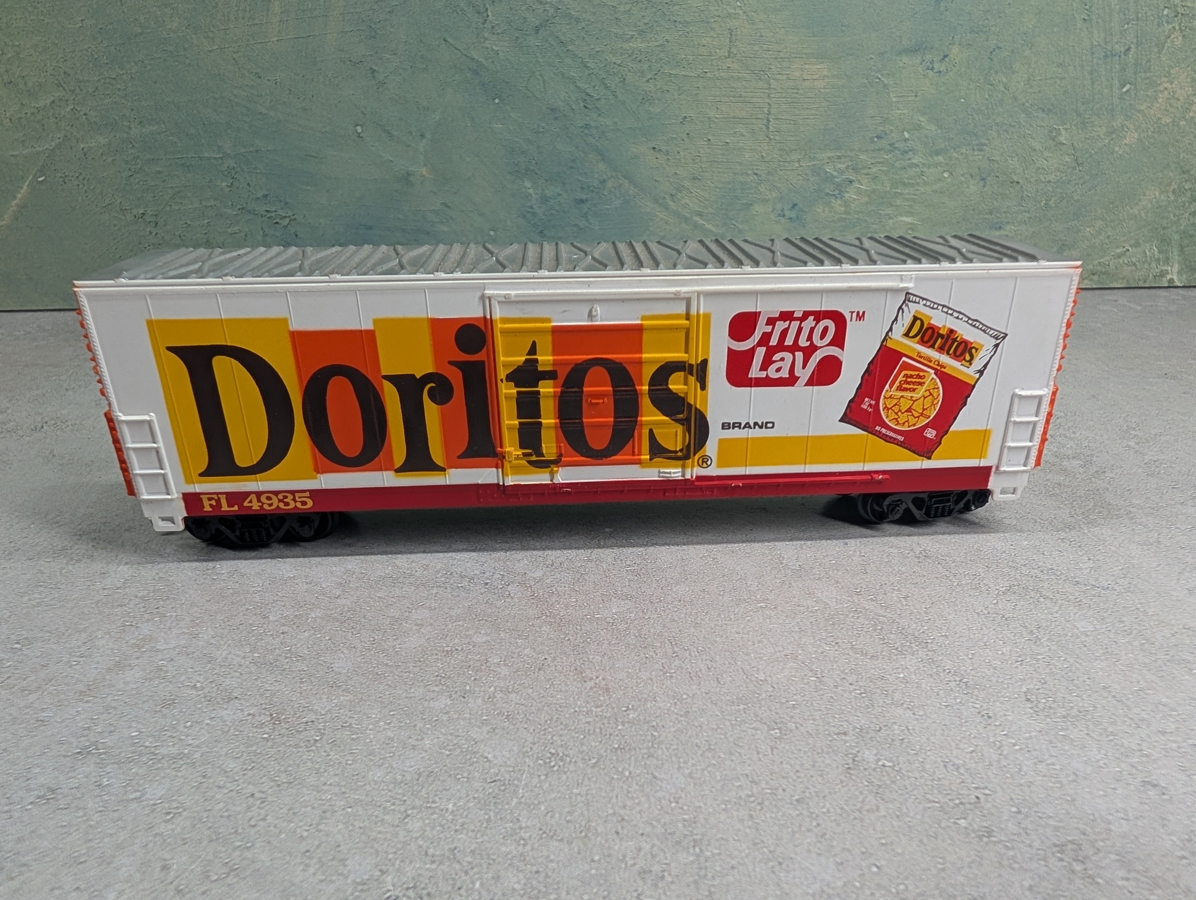 USED Life-Like HO Scale 50' Box Car Doritos FL #4935