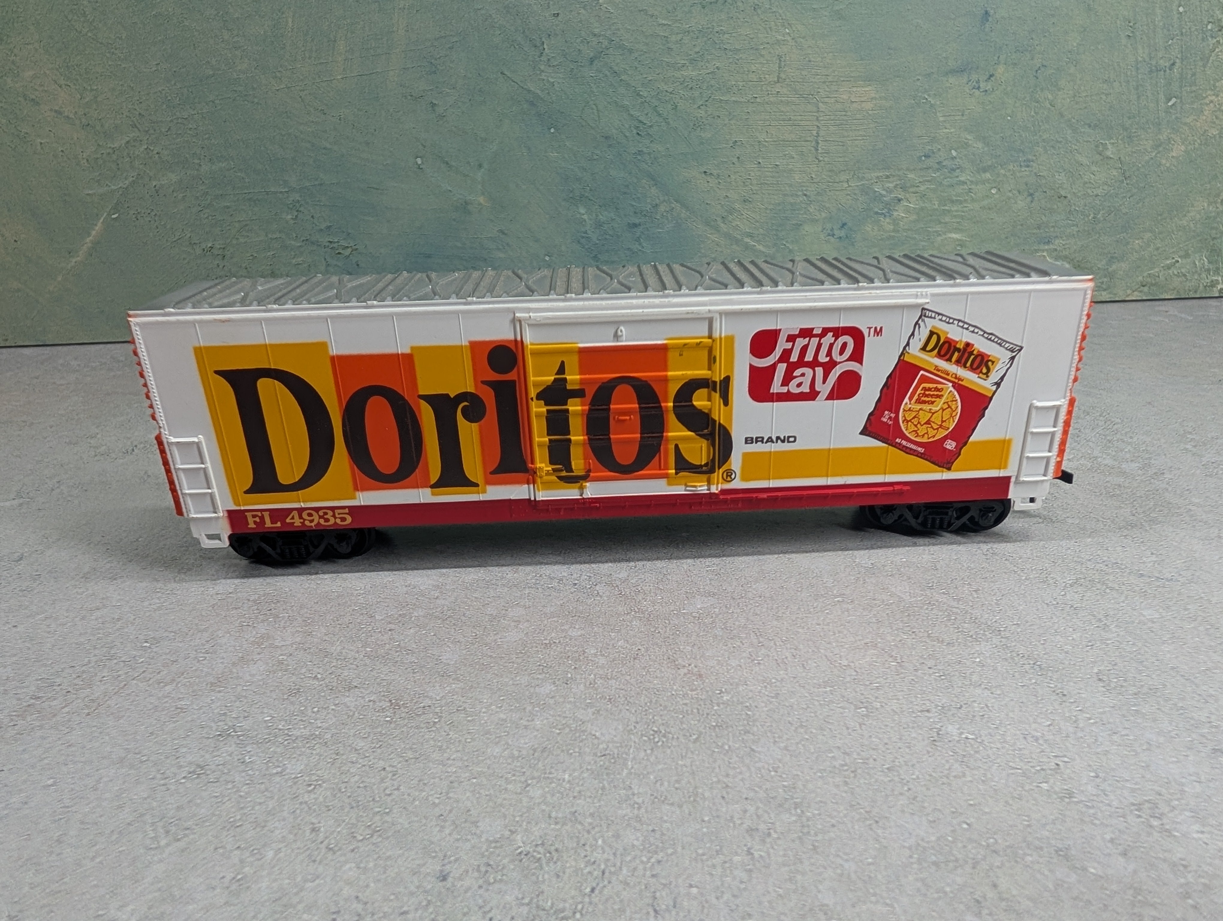 USED Life-Like HO Scale 50' Box Car Doritos FL #4935