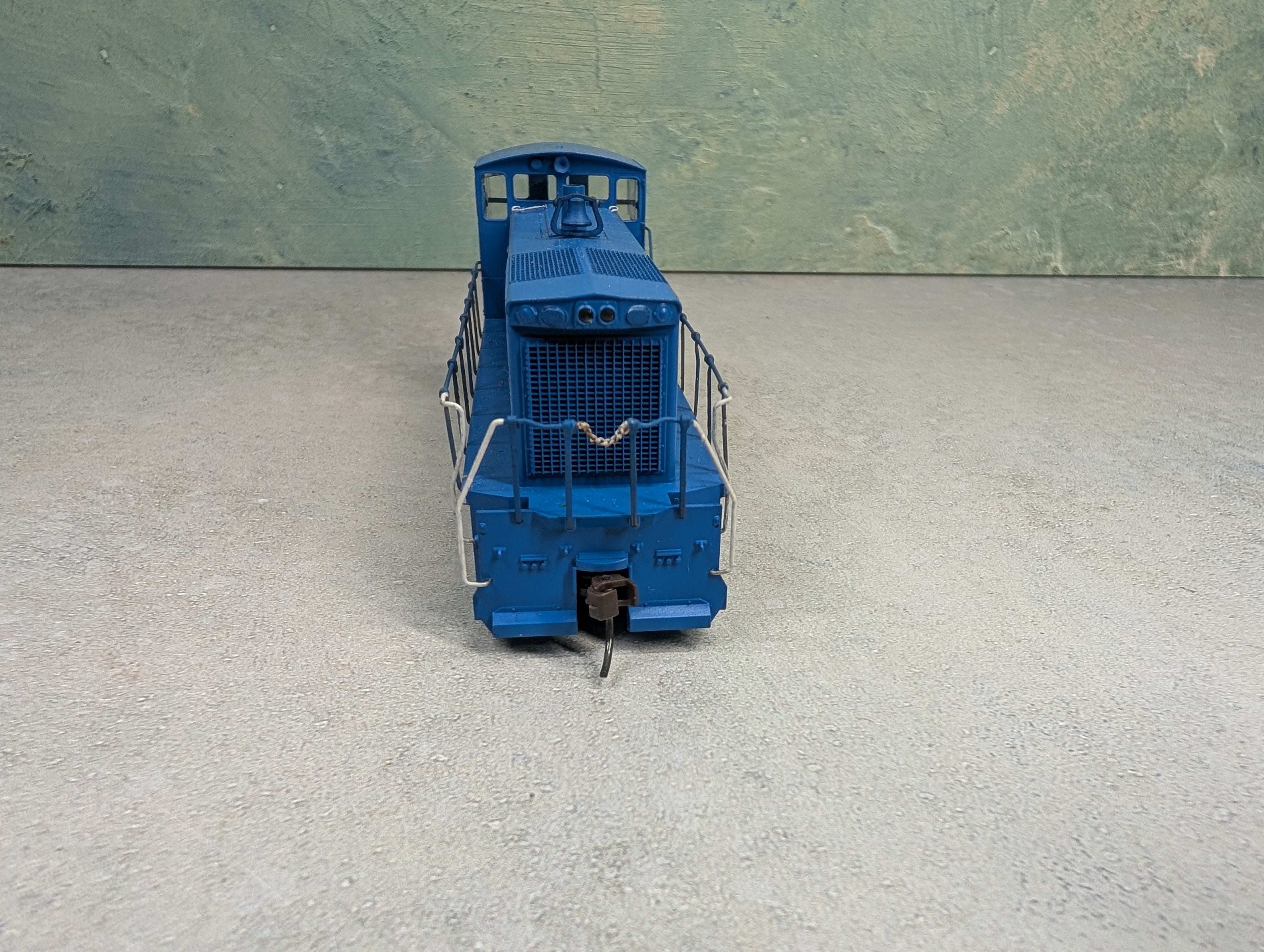 USED Athearn HO Scale SW1500 Diesel Locomotive Switcher Conrail #9402 Philly Div Unpowered