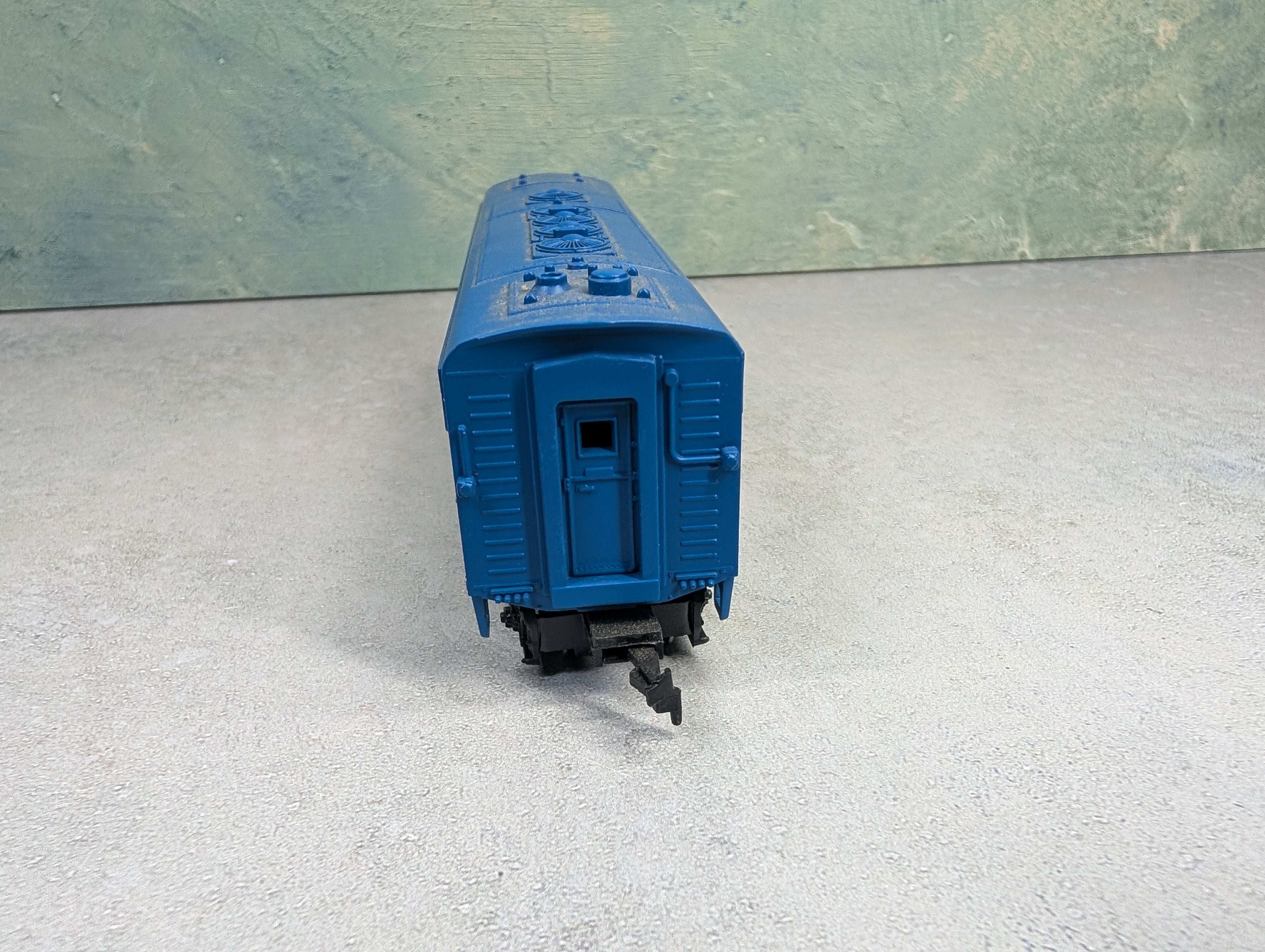 USED Mantua HO Scale F7B Diesel Locomotive Conrail #6303 Unpowered